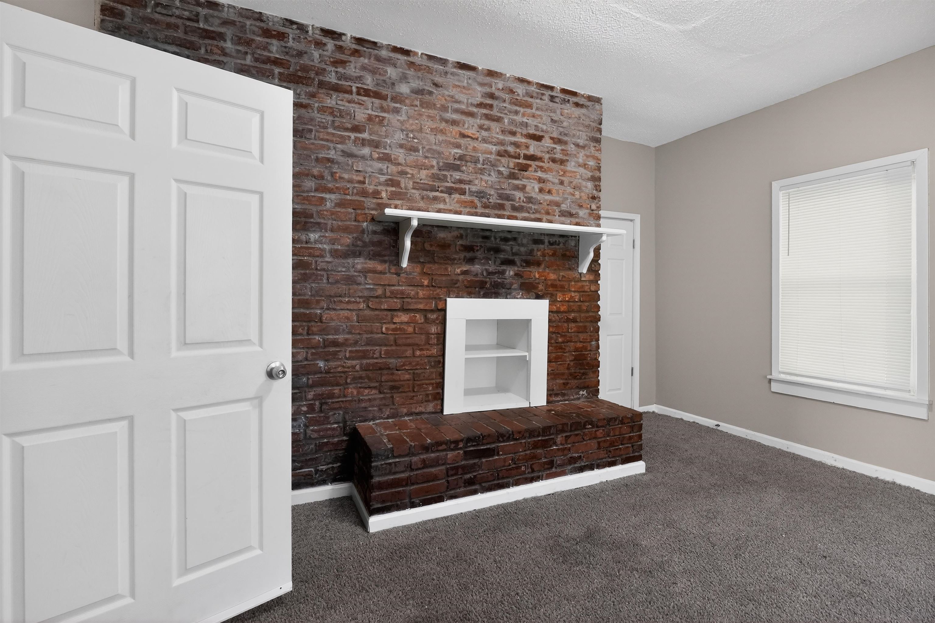 2055 Burnham Ave Property Photo 36