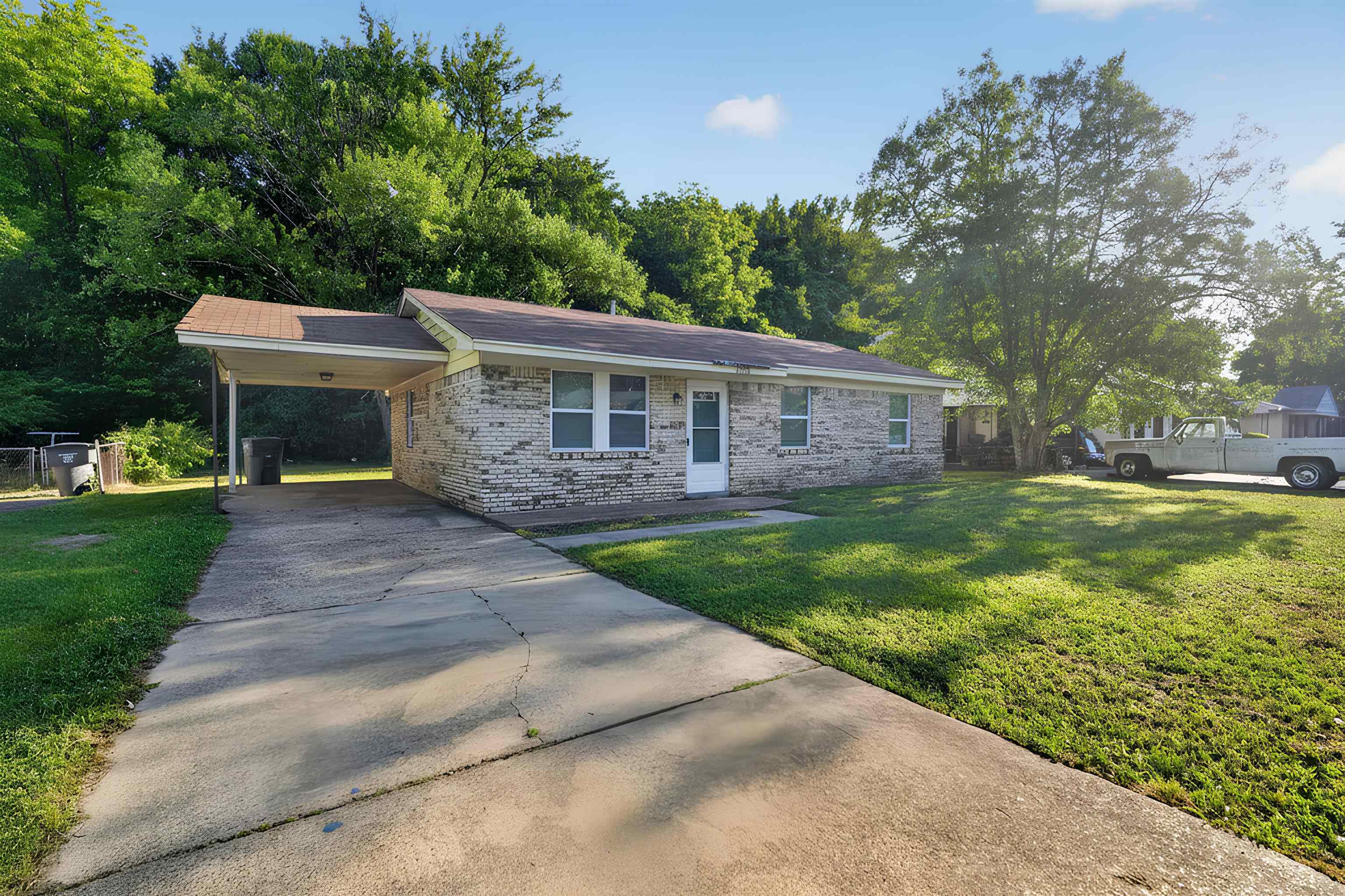 1100 WESTERN PARK DR Property Photo 1