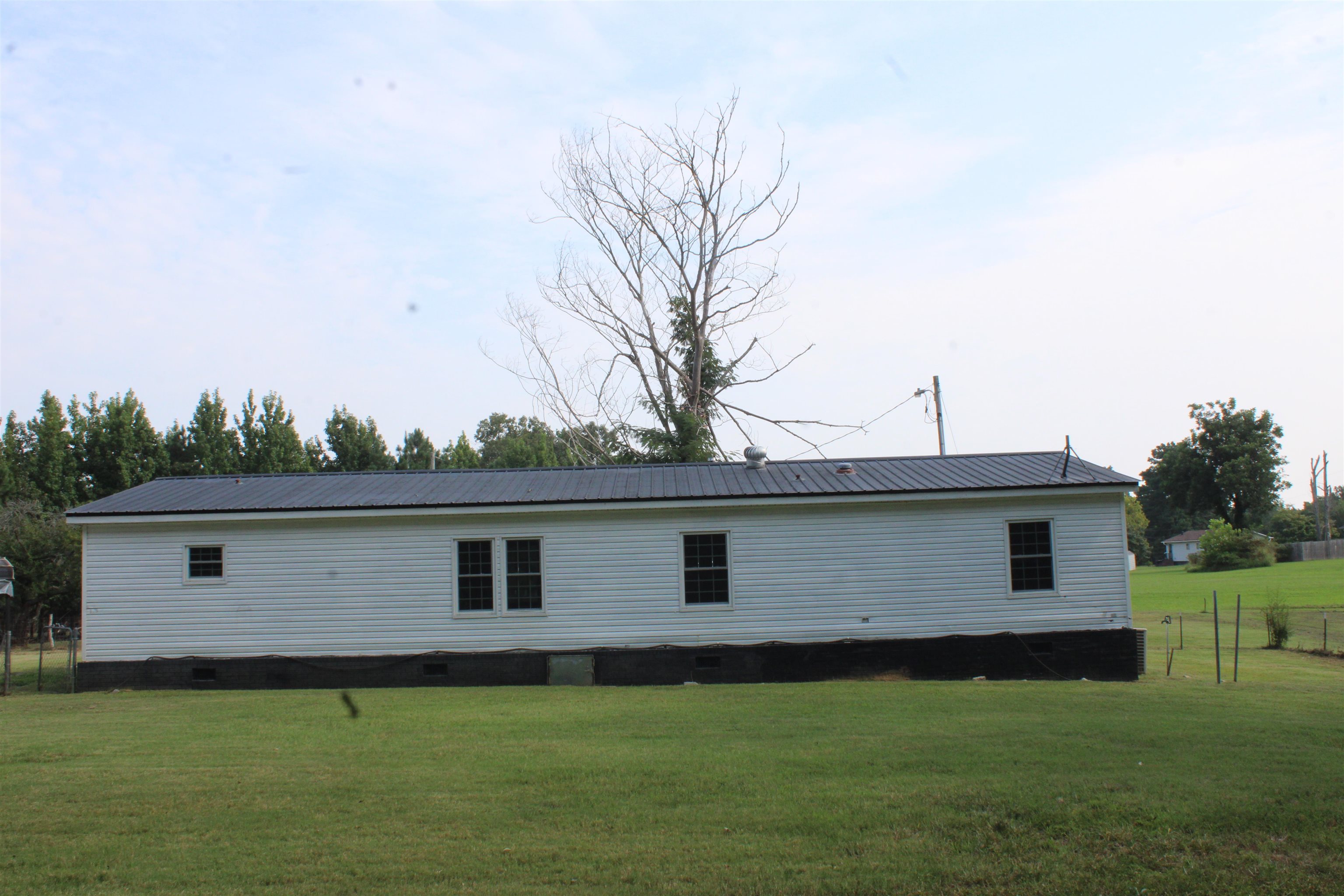 1660 Candy Owens Rd Property Photo 4