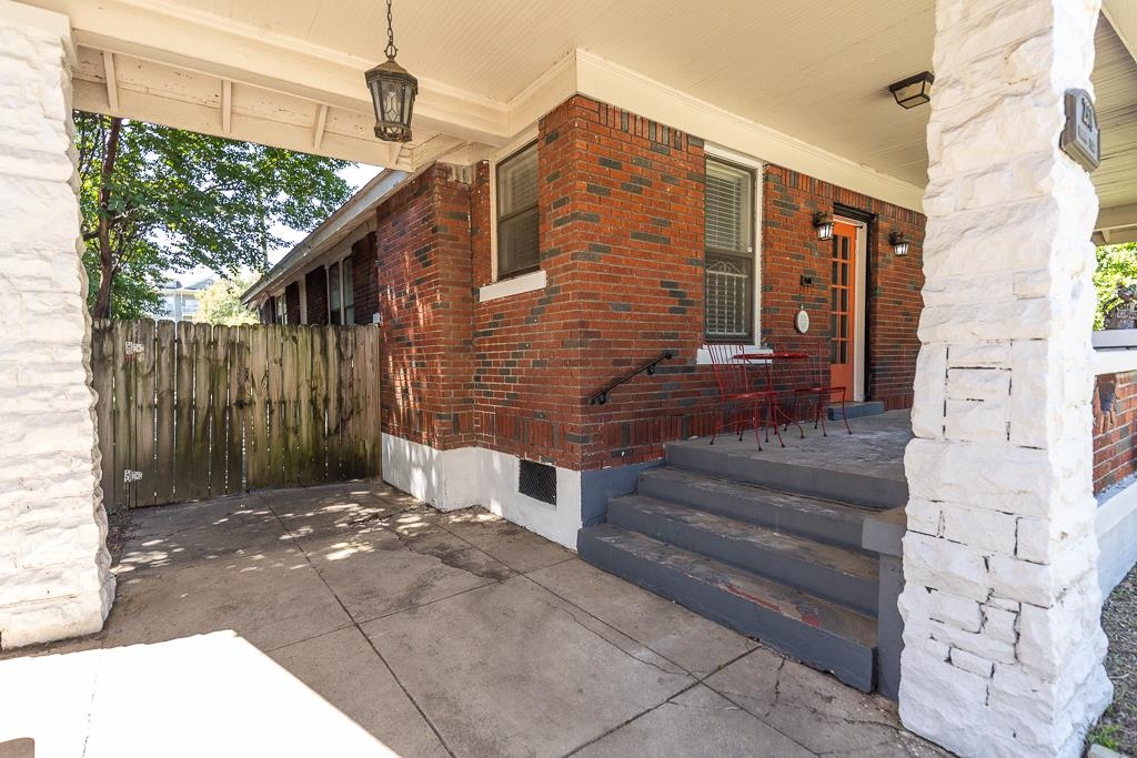 2371 Parkway Pl Property Photo 3