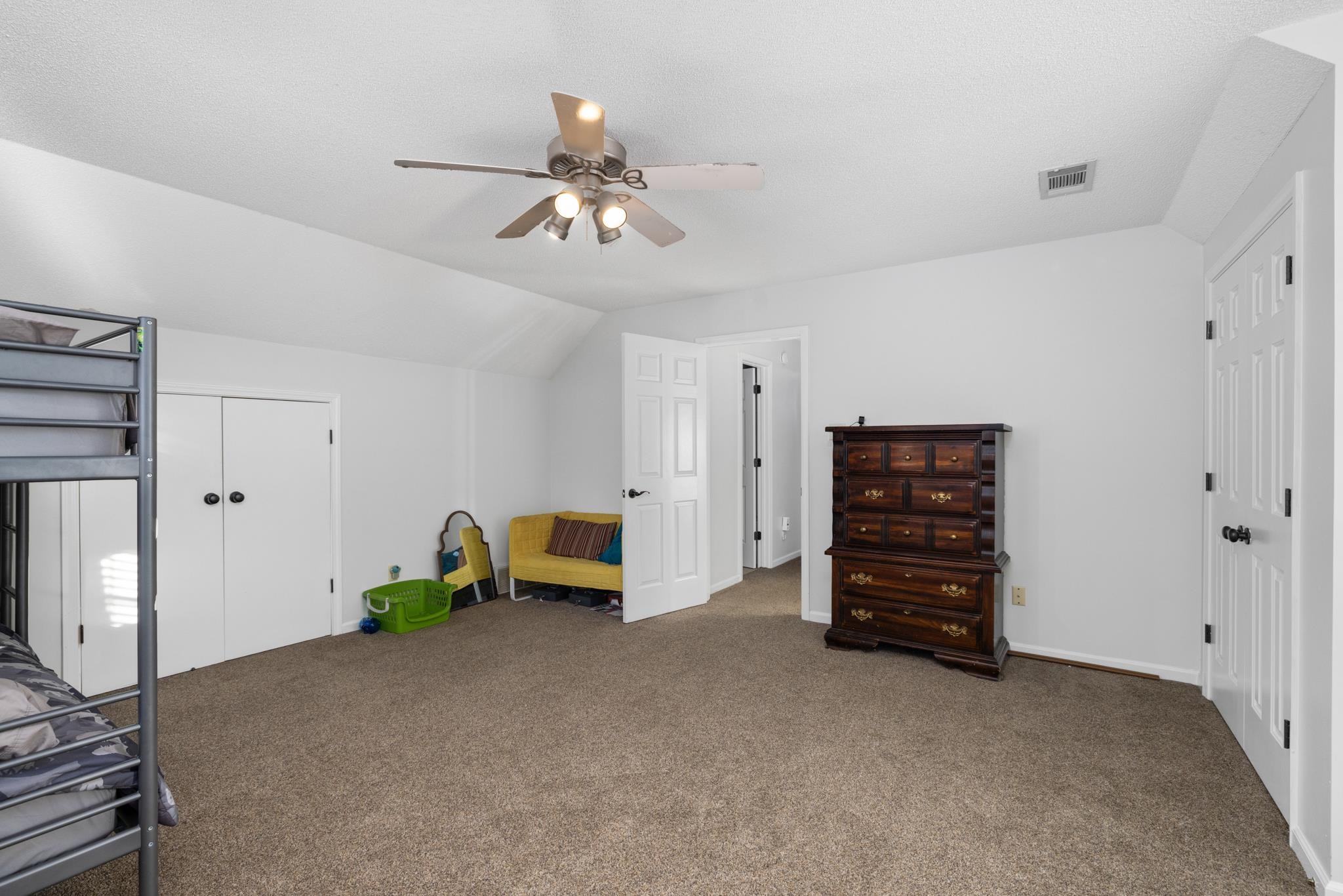 468 Kimberly Dr Property Photo 32