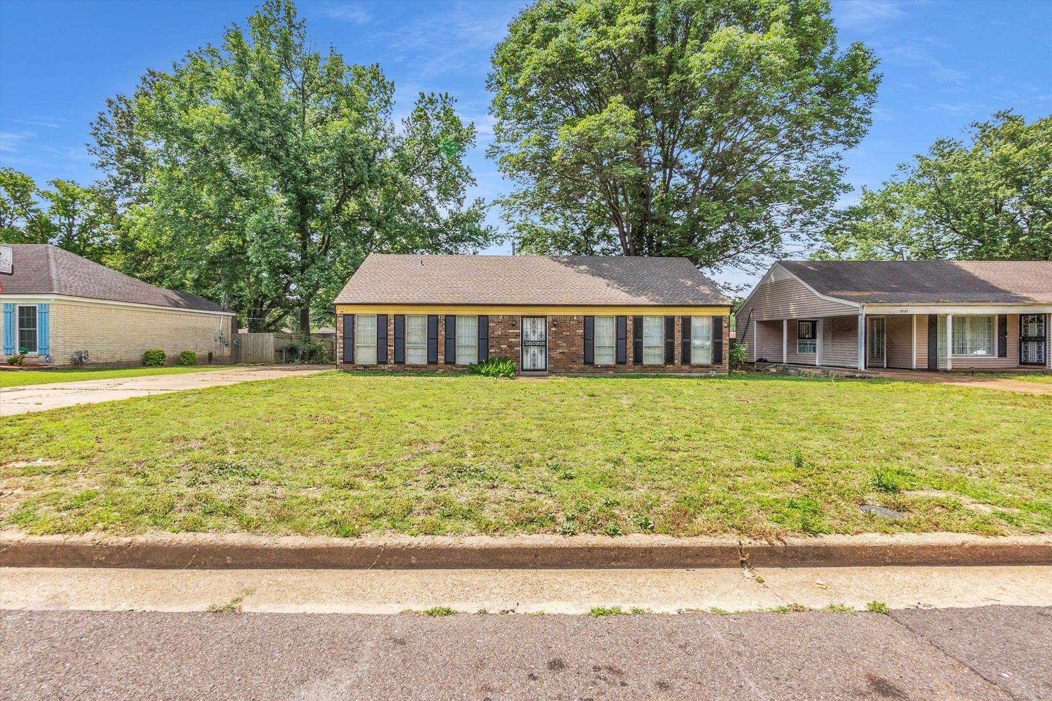 5211 Blueridge Dr Property Photo 2