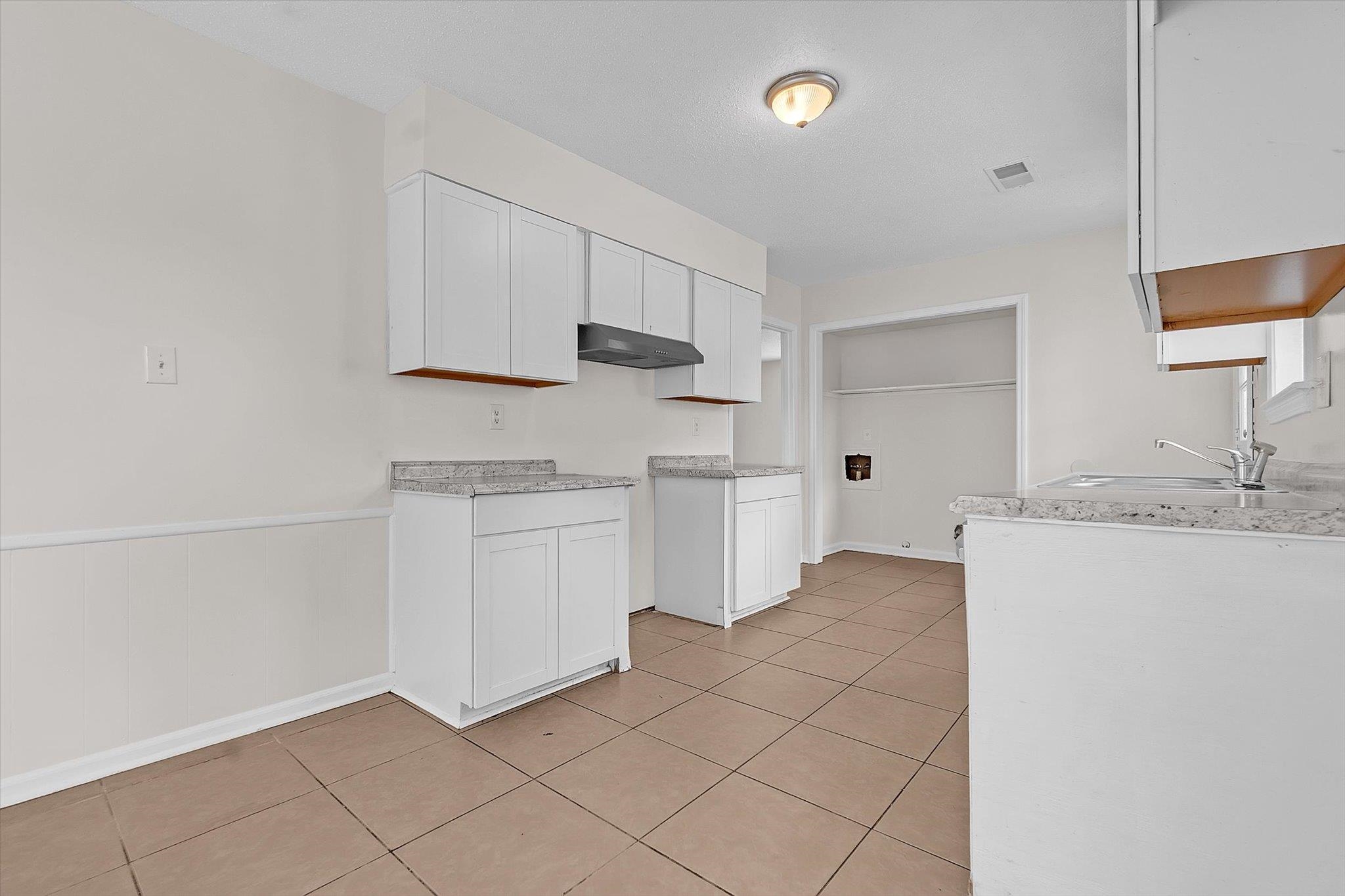 5211 Blueridge Dr Property Photo 8