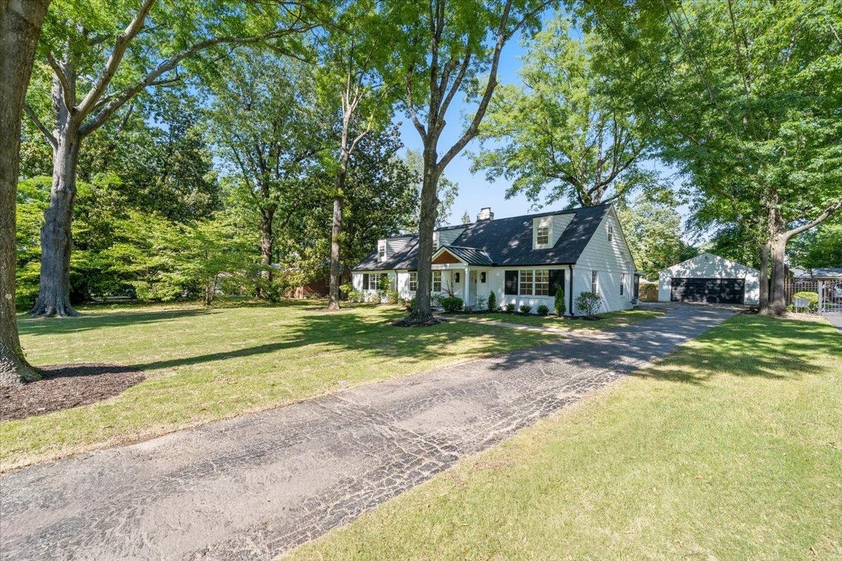 386 E Erwin Dr Property Photo 3