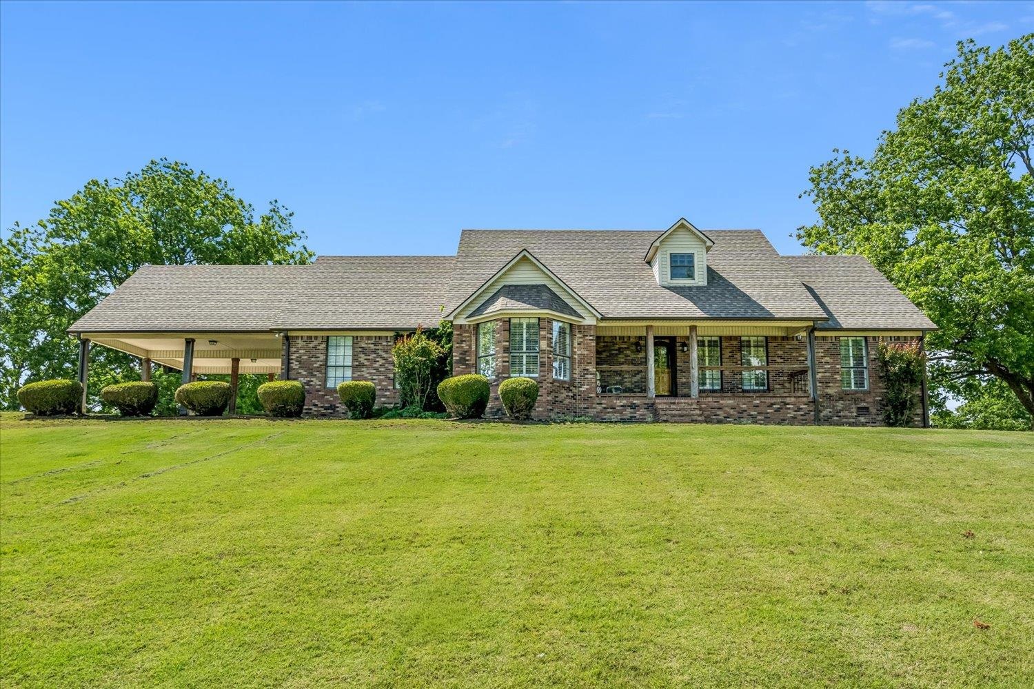 2132 Williams Switch Rd Property Photo 1