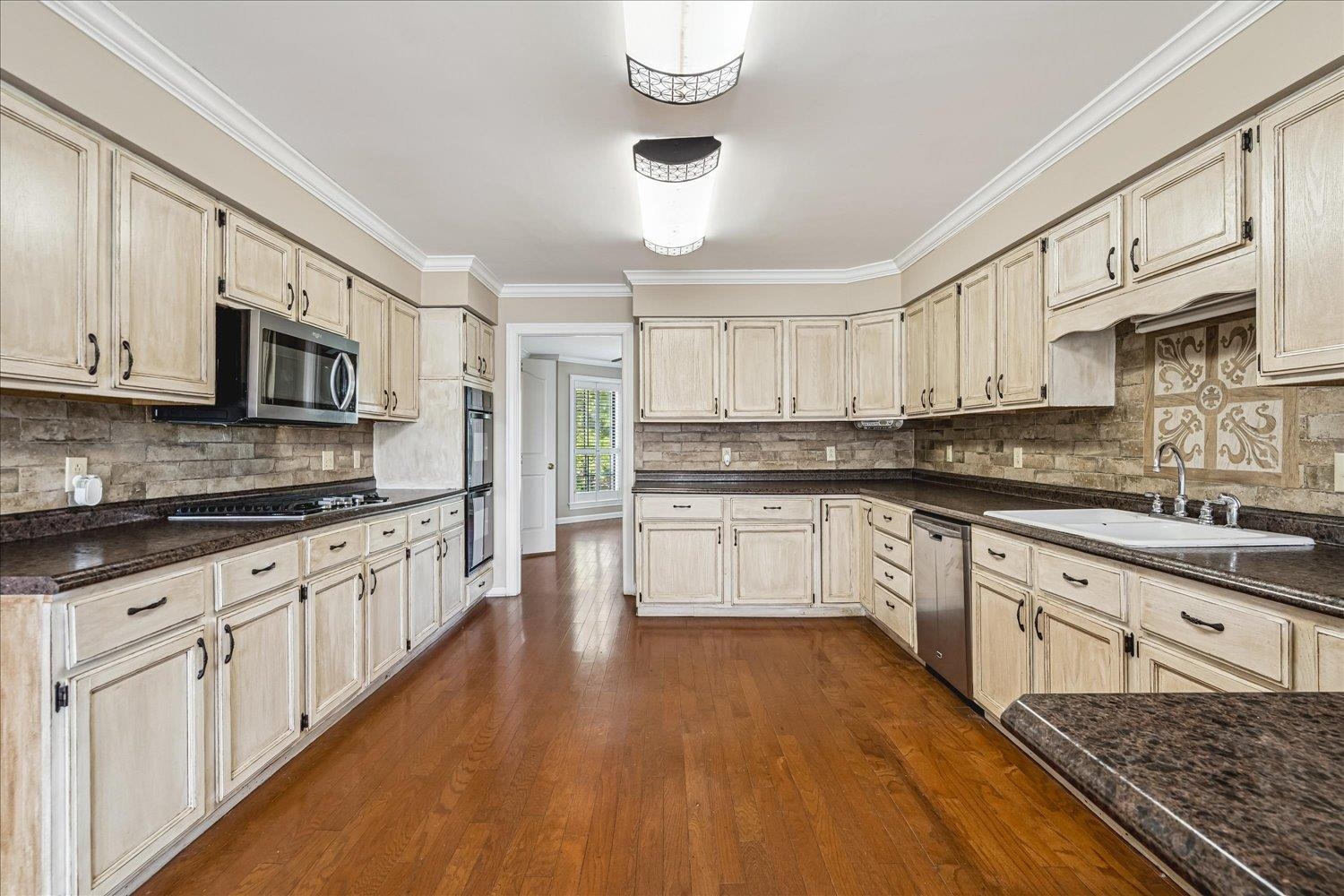 2132 Williams Switch Rd Property Photo 12