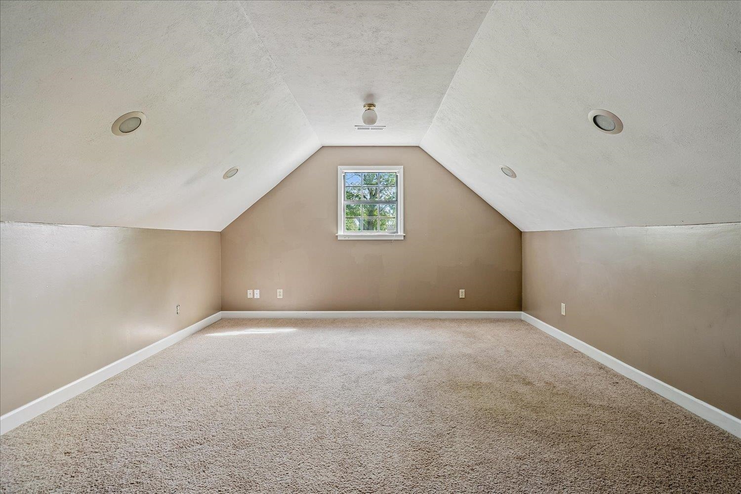 2132 Williams Switch Rd Property Photo 26