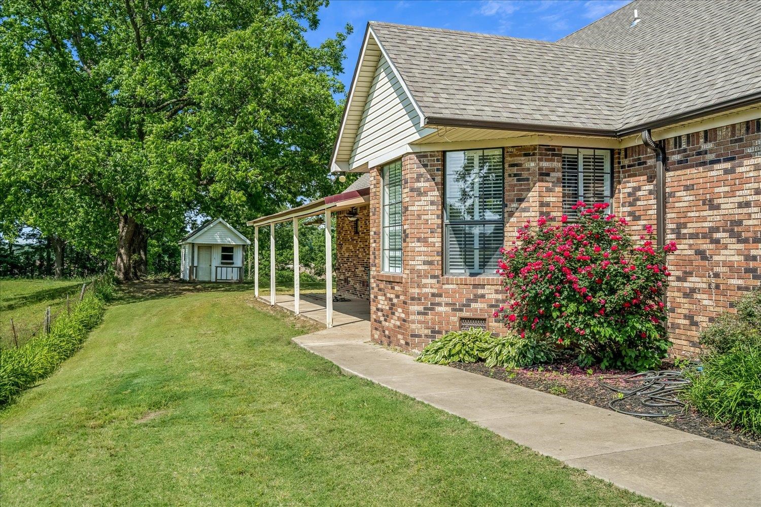 2132 Williams Switch Rd Property Photo 28