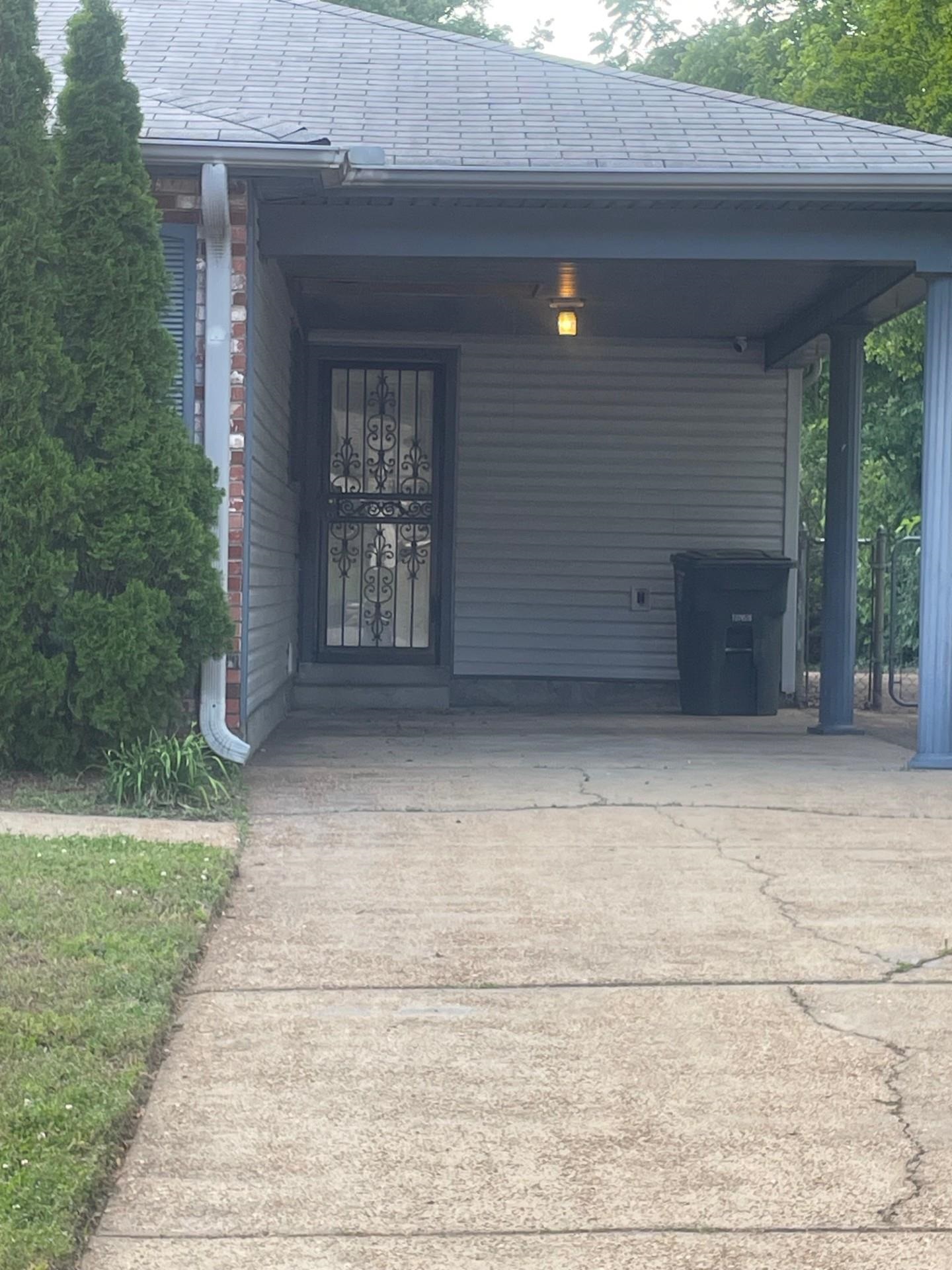 1150 Finch Dr Property Photo 3