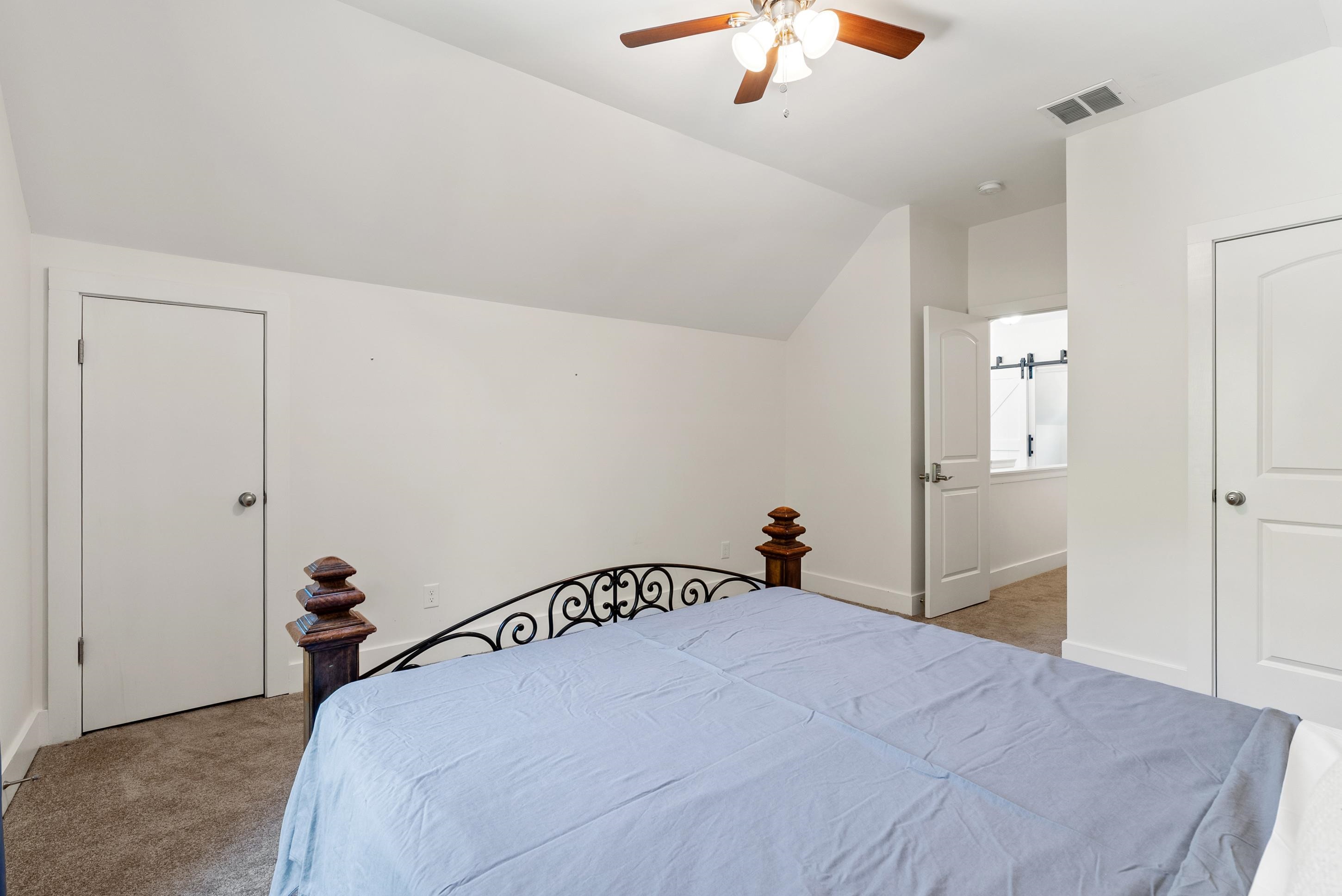 937 Meda St Property Photo 26