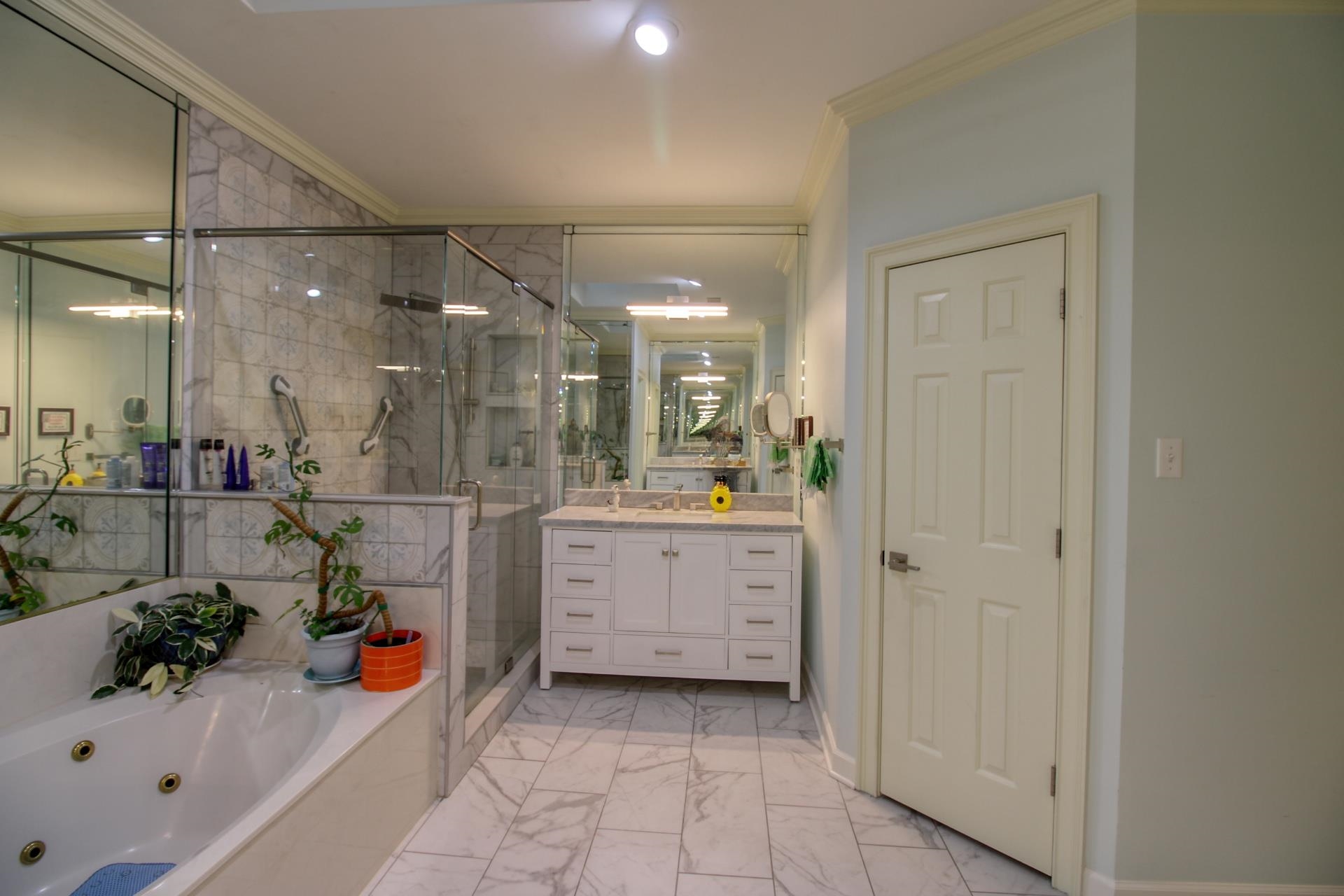 3284 Gallery Dr Property Photo 9