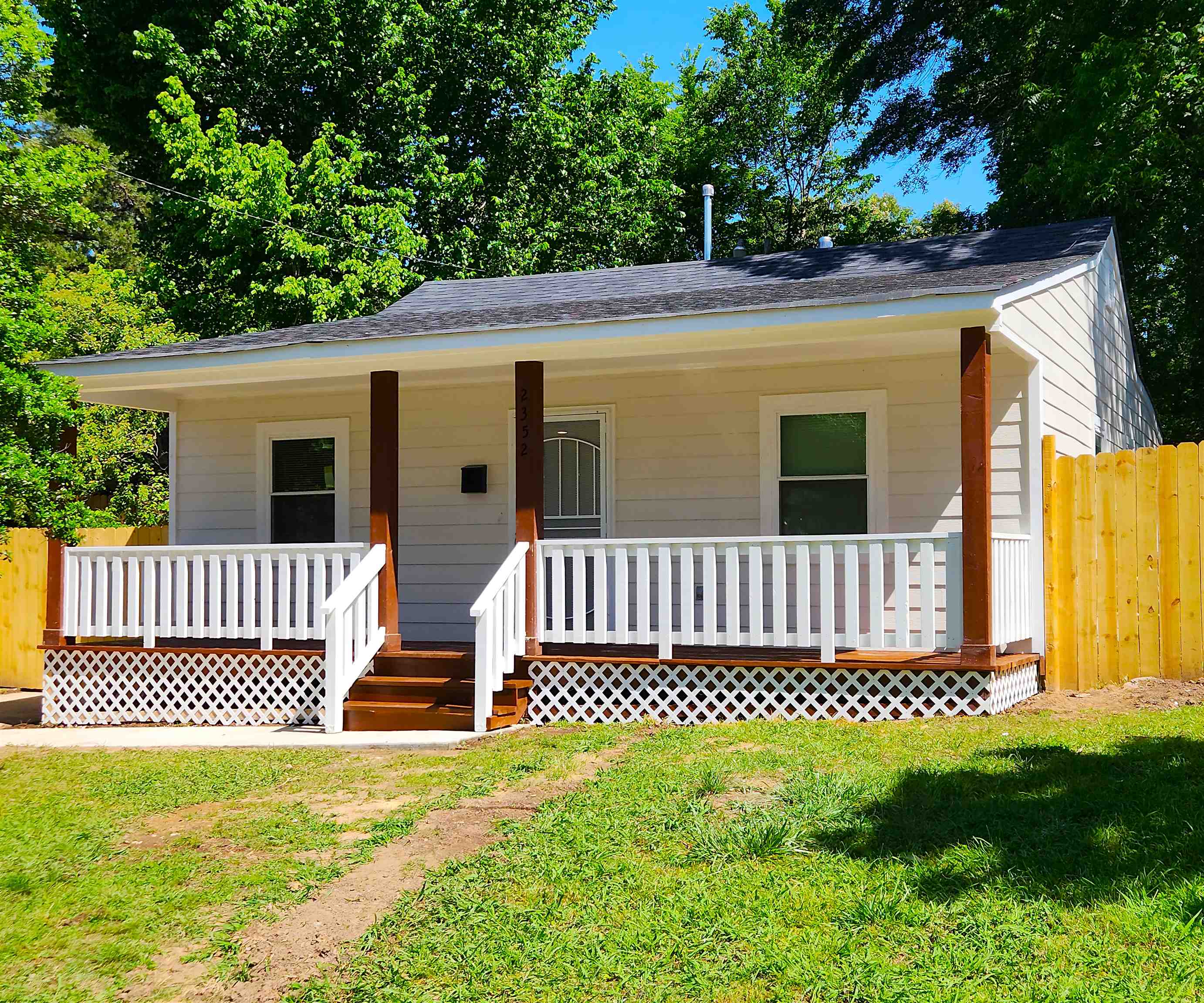 2352 Cable Ave Property Photo 2