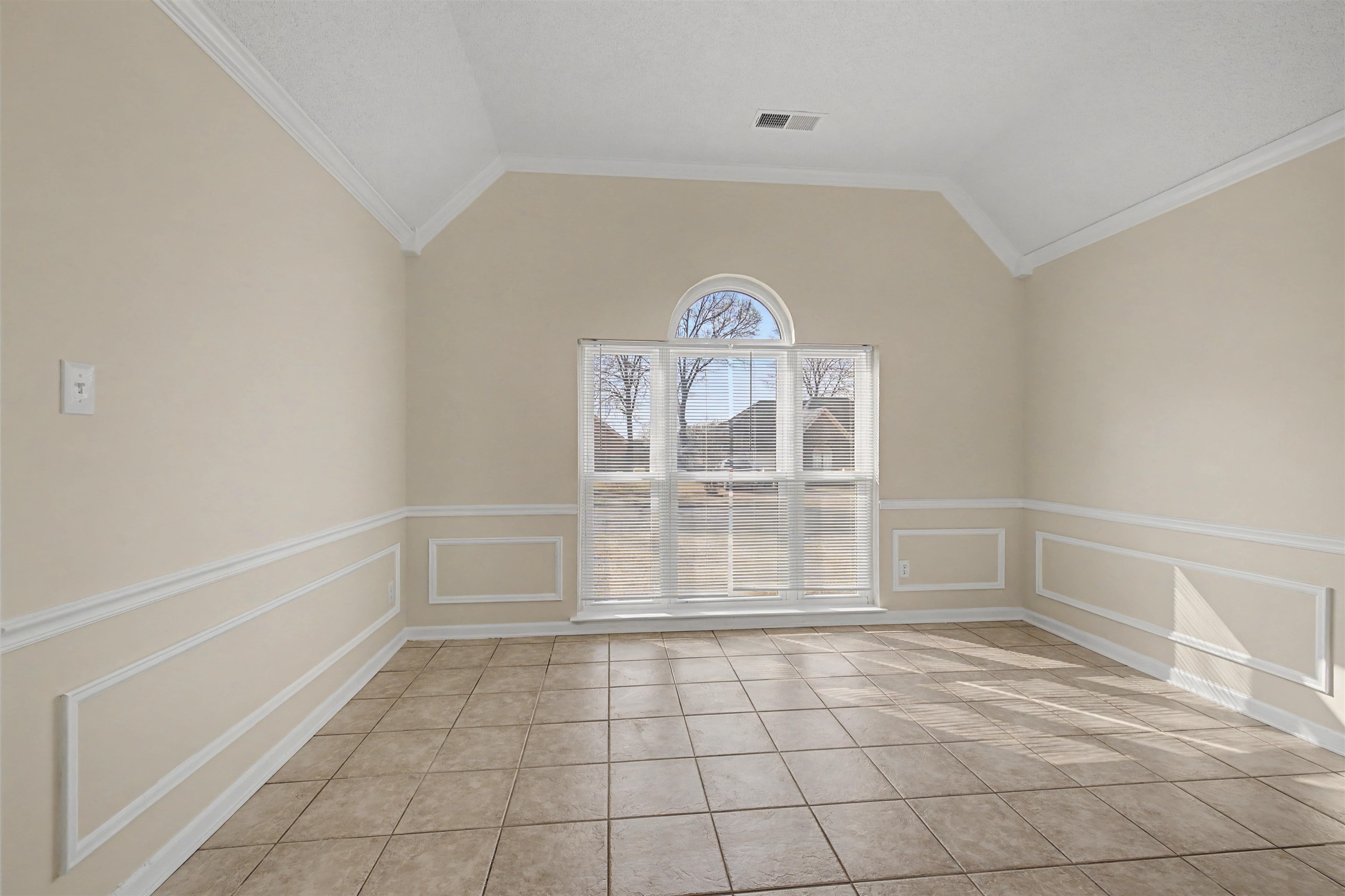 8208 Clinton Way Cv Property Photo 16