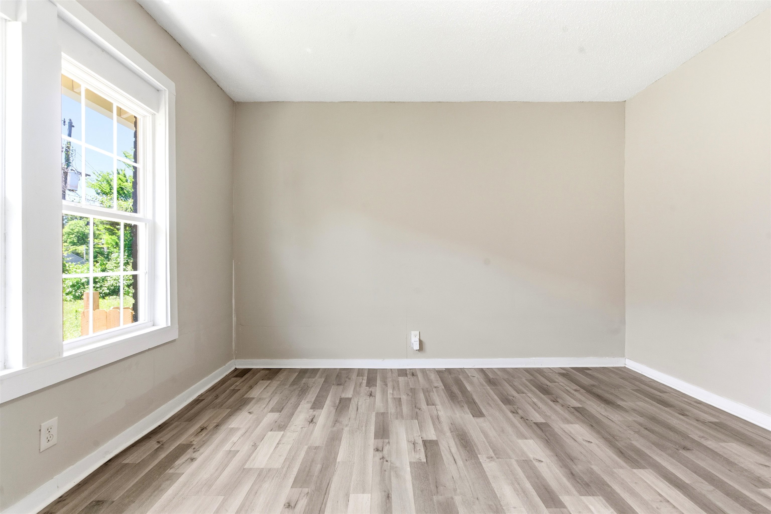 1427 S Willett St Property Photo 12