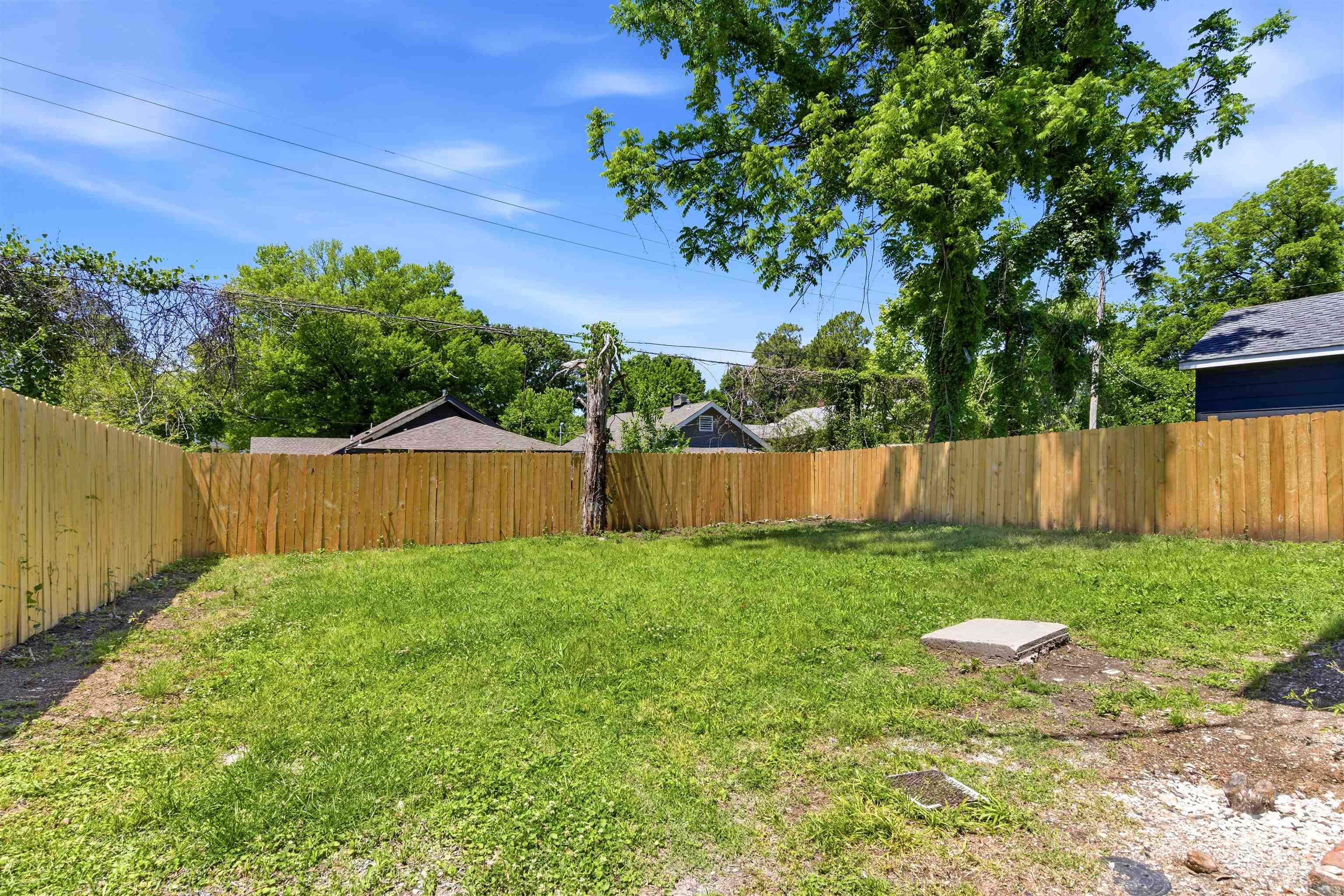 1427 S Willett St Property Photo 18