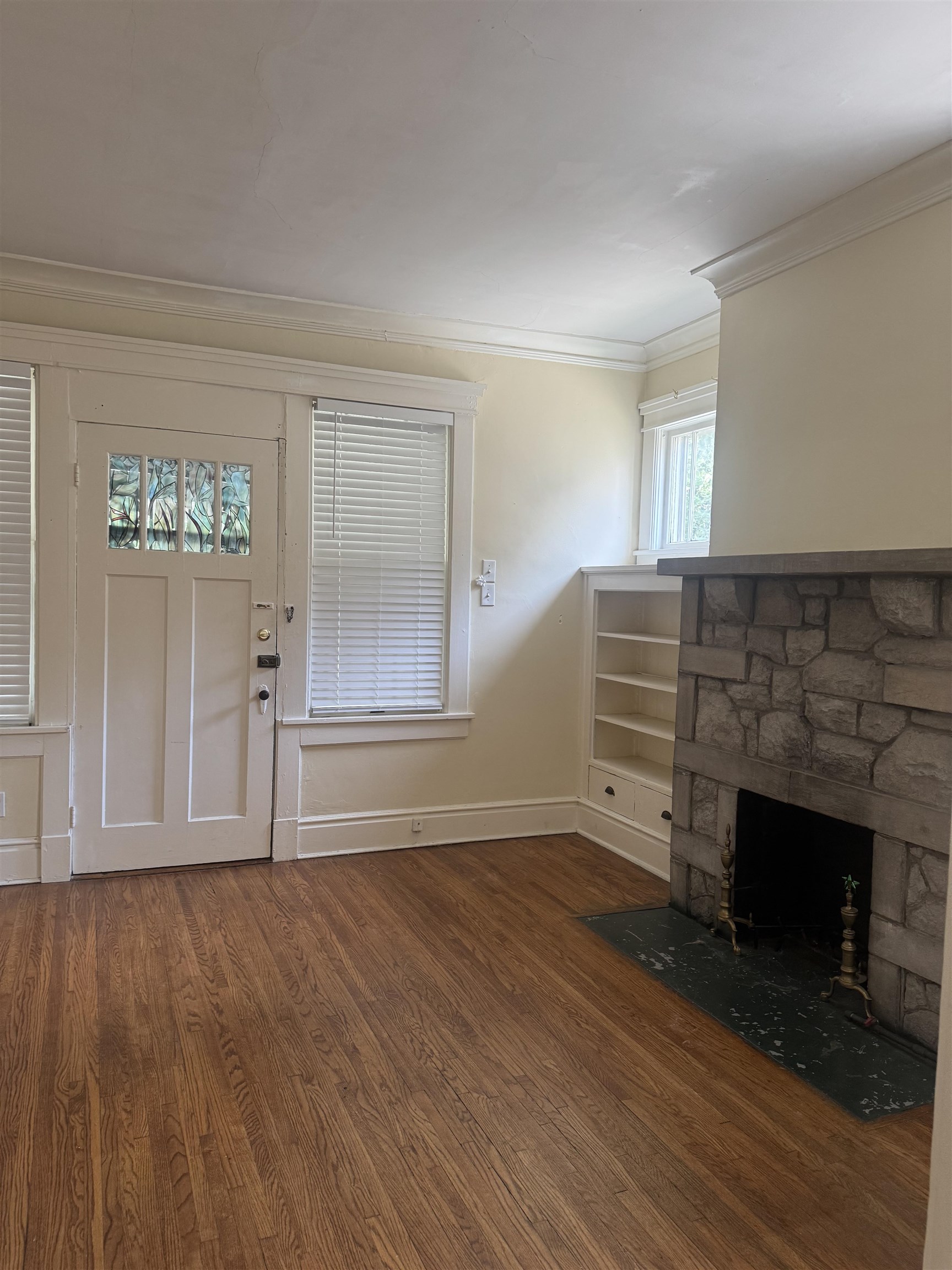 445 Garland St Property Photo 4