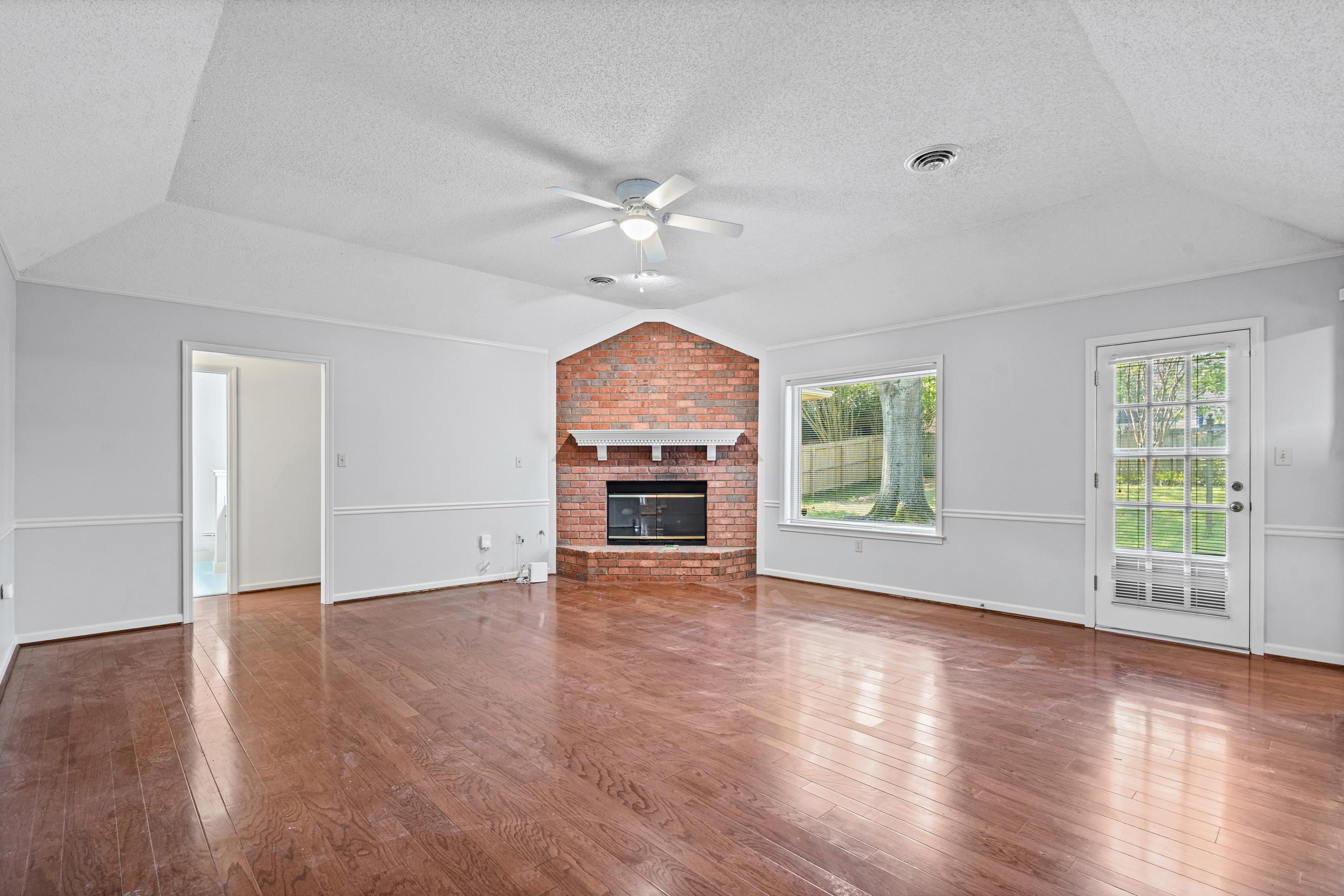 365 Scarletts Way Property Photo 8