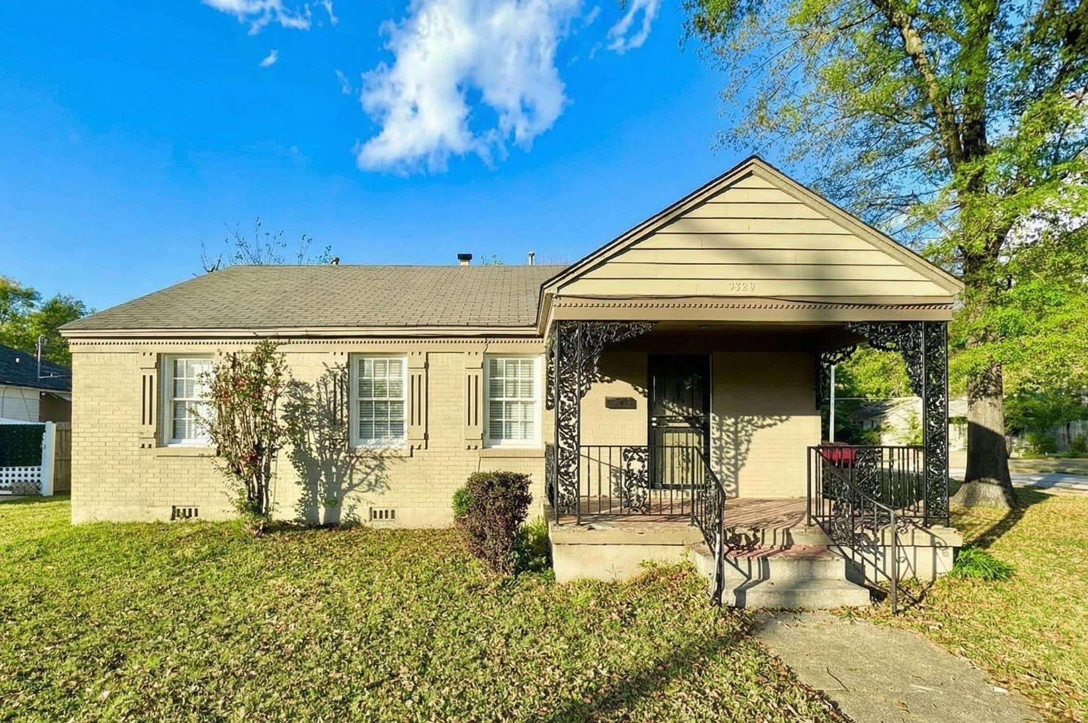 3880 Spottswood Ave Property Photo 1