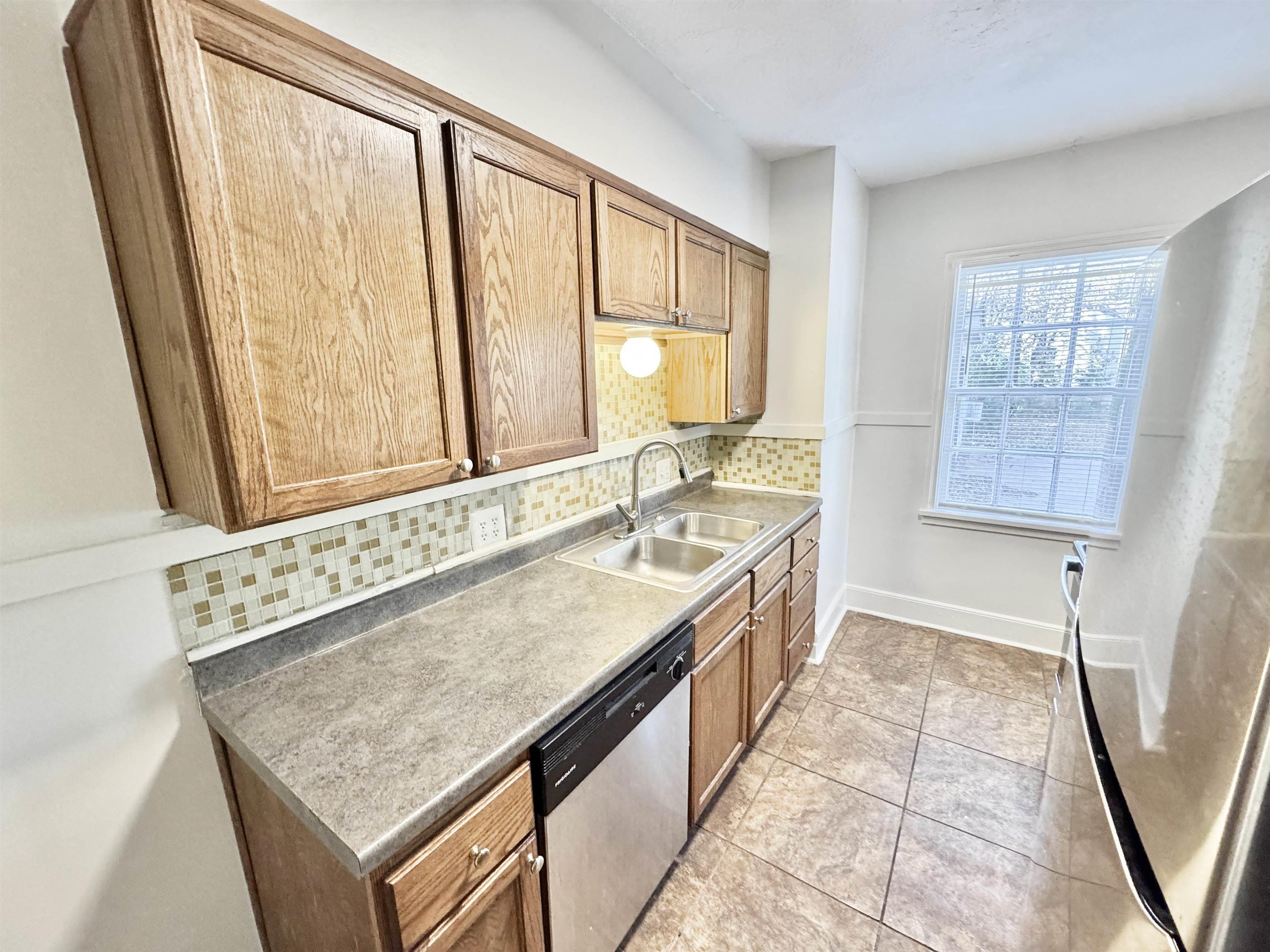 3880 Spottswood Ave Property Photo 5