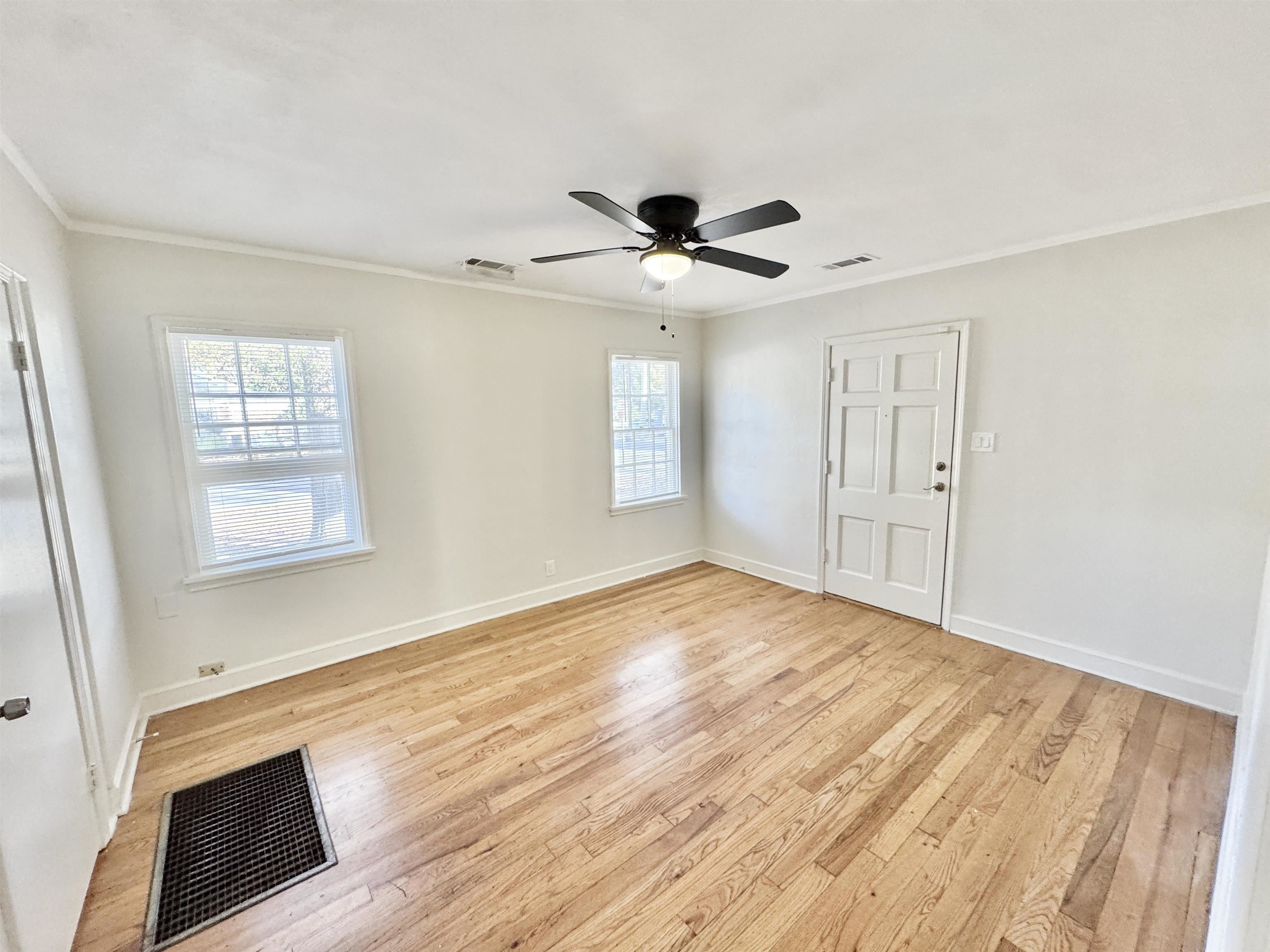 3880 Spottswood Ave Property Photo 6
