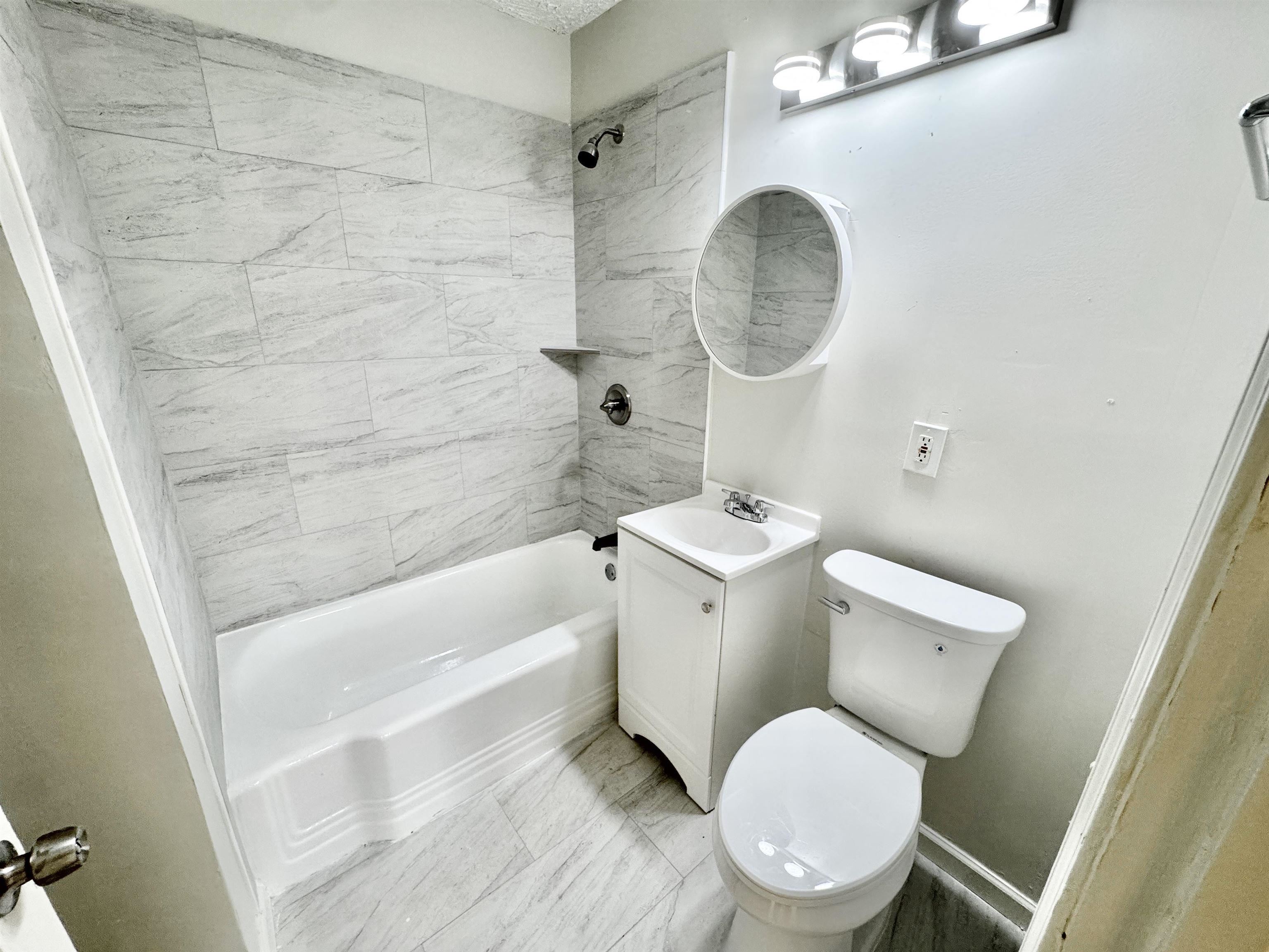 3880 Spottswood Ave Property Photo 8