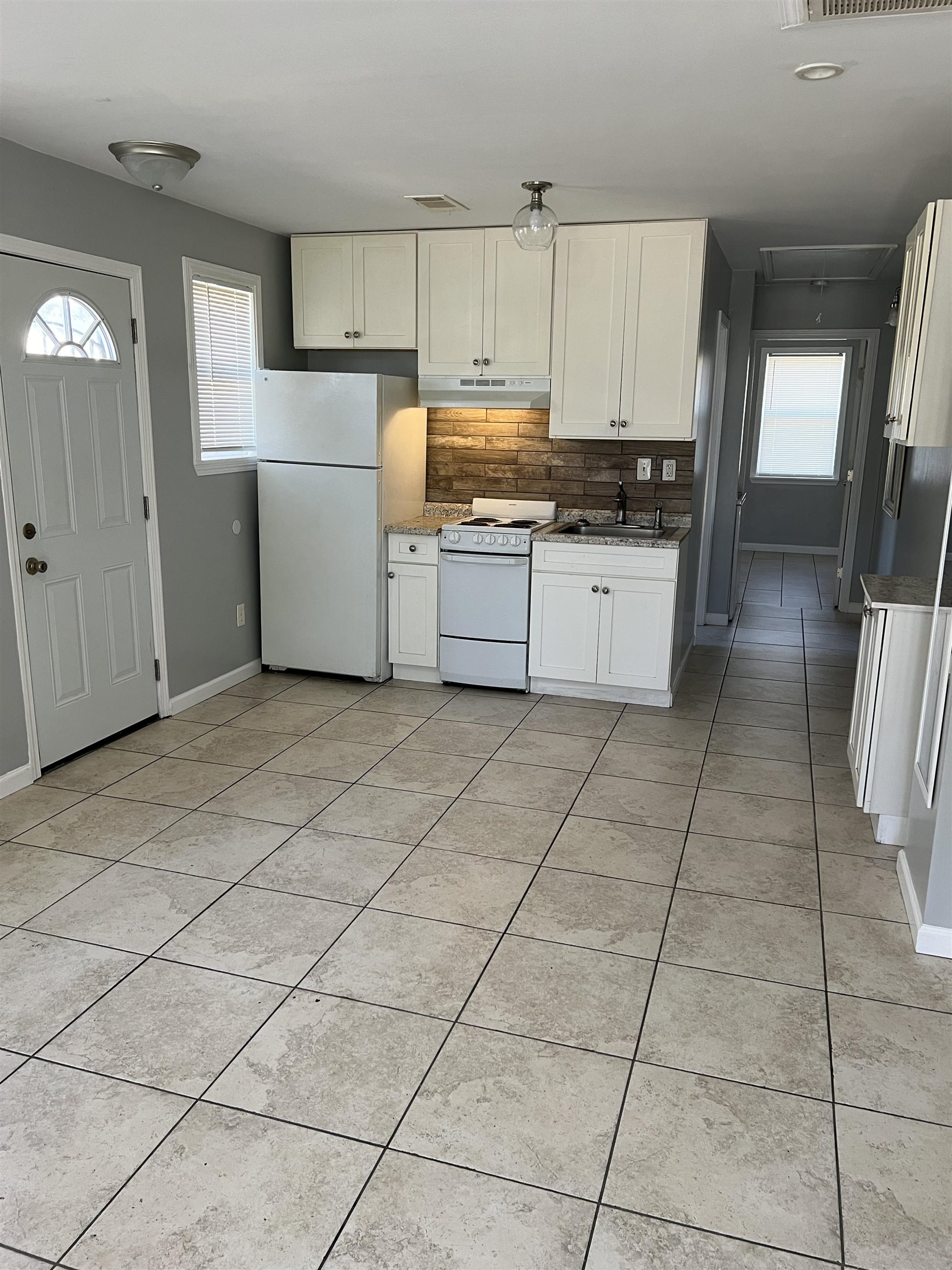 464 Lipford St Property Photo 2