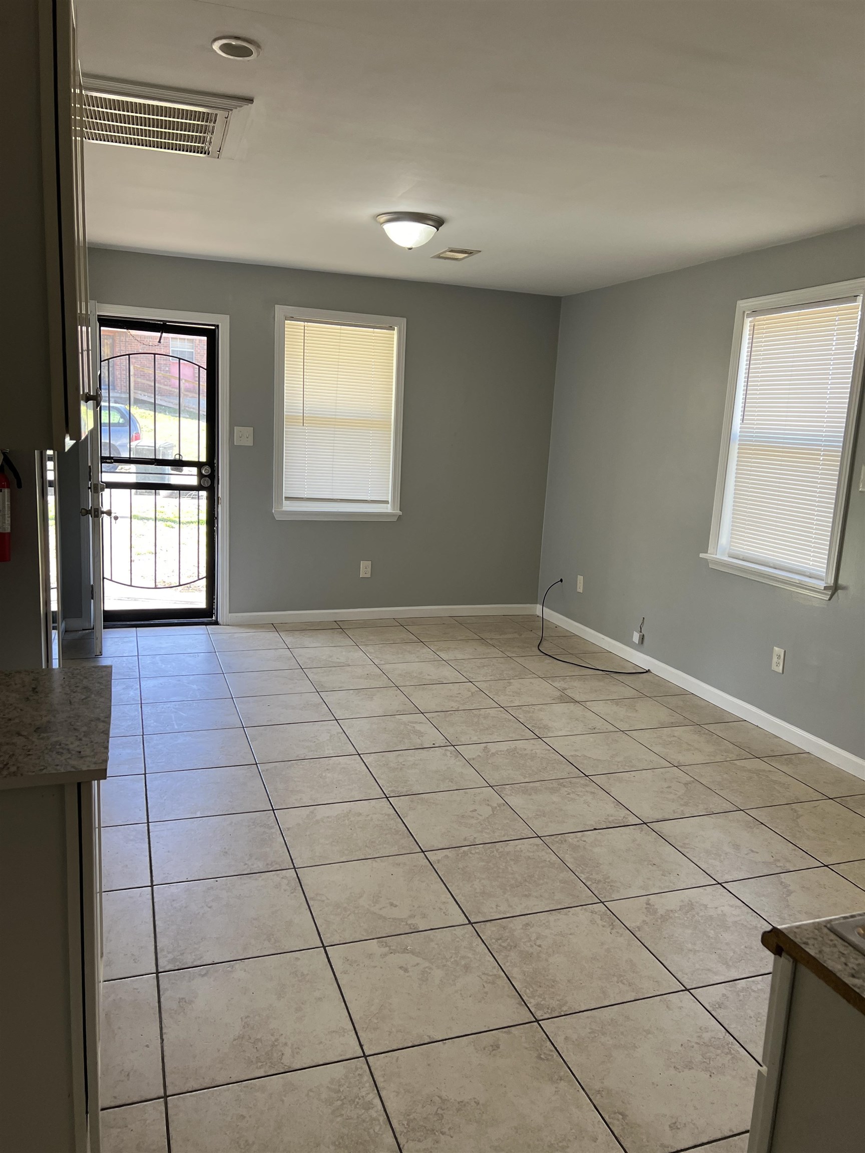 464 Lipford St Property Photo 3