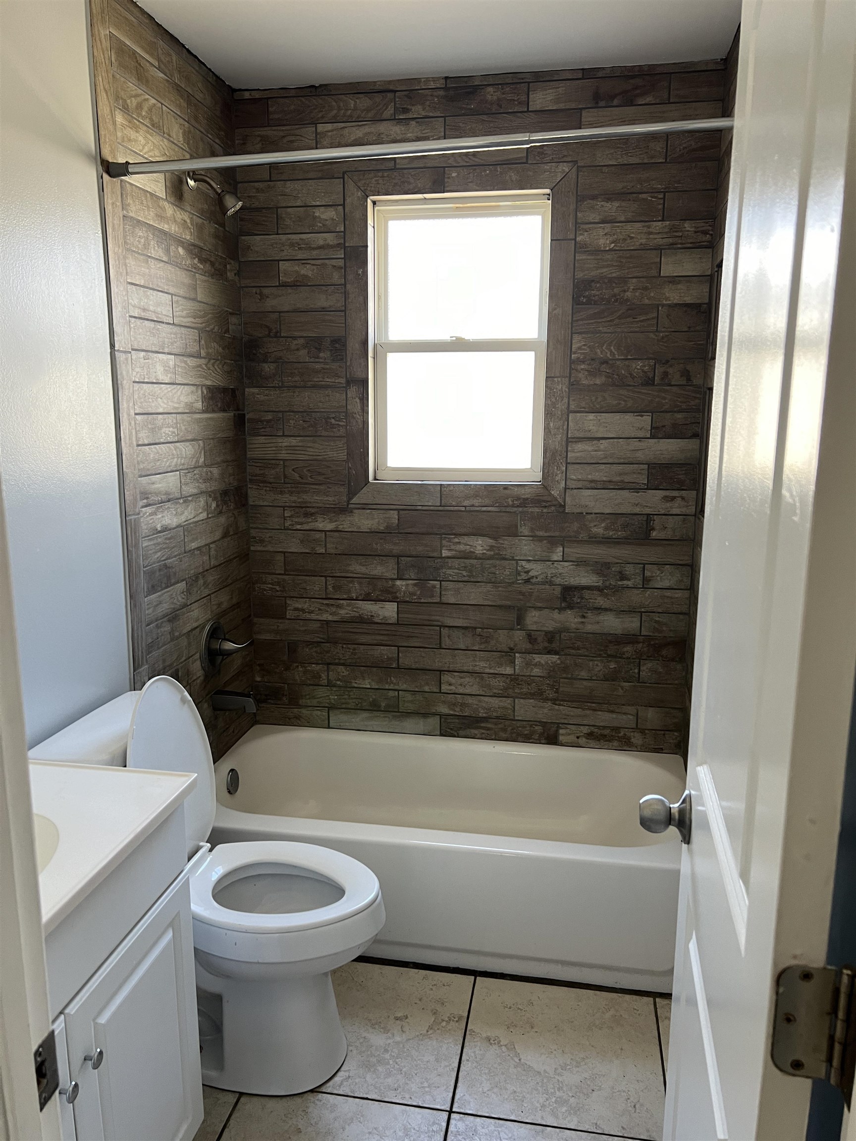 464 Lipford St Property Photo 6
