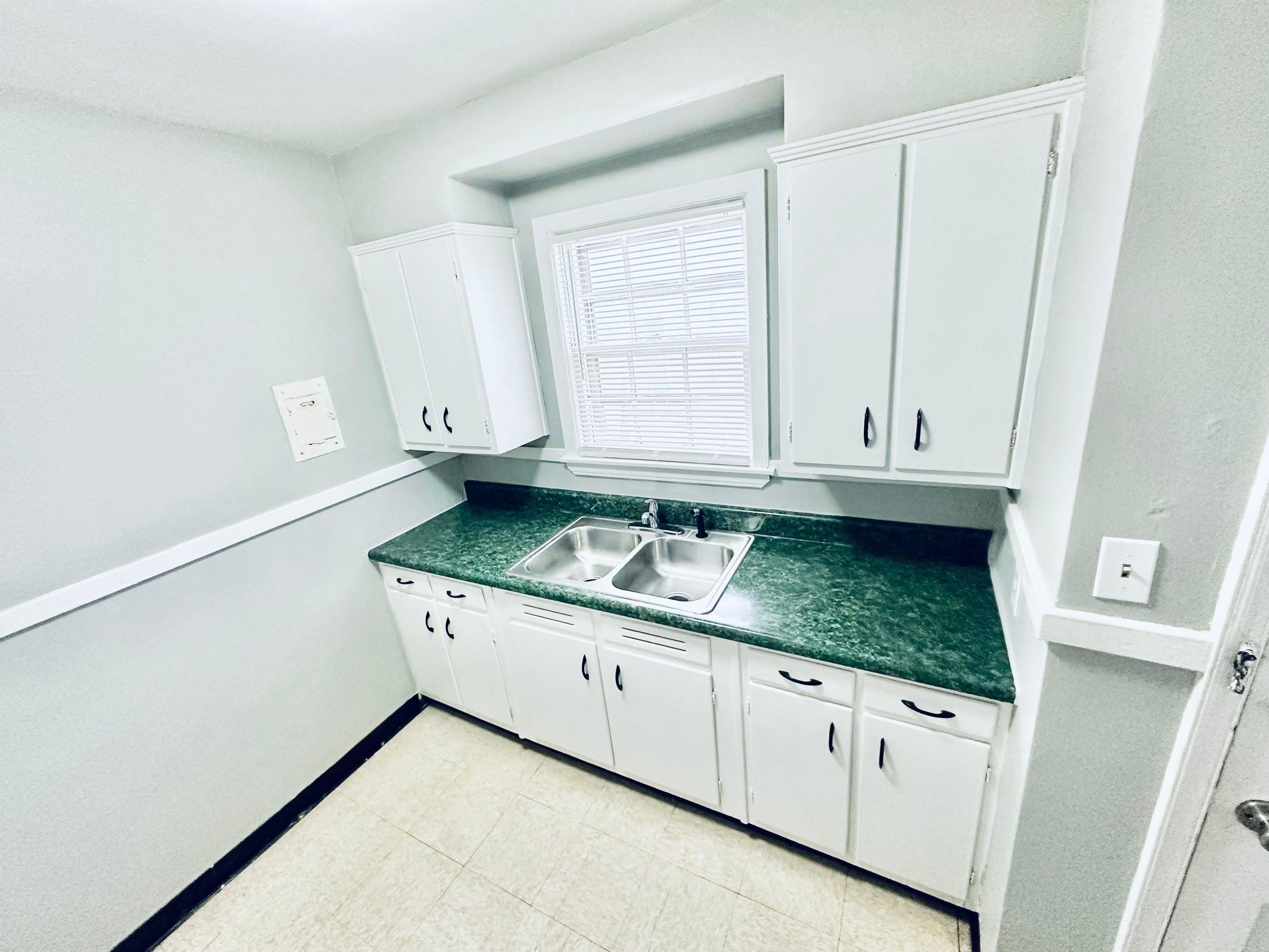 3324 Rosamond Ave Property Photo 2