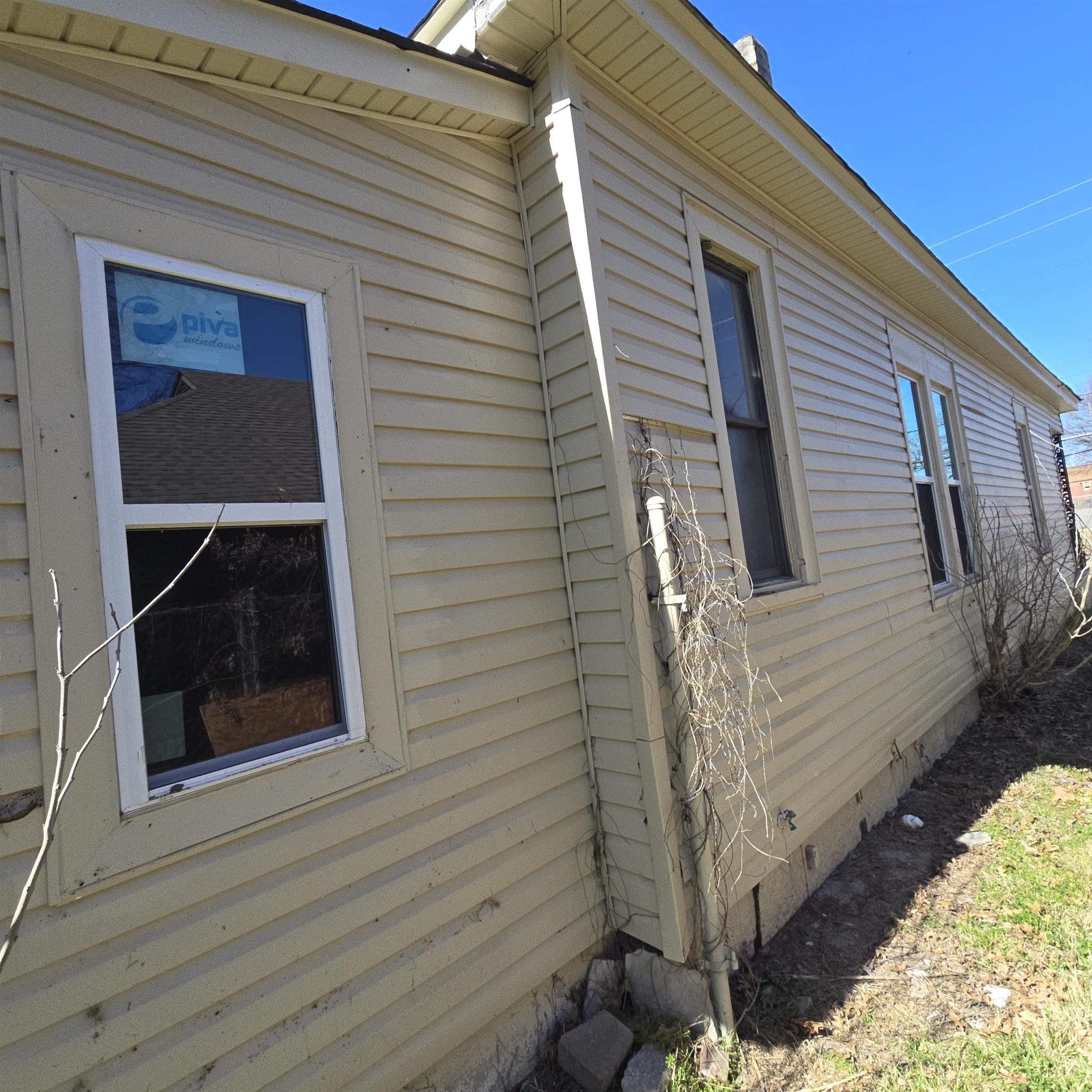 385 Walker Ave Property Photo 3