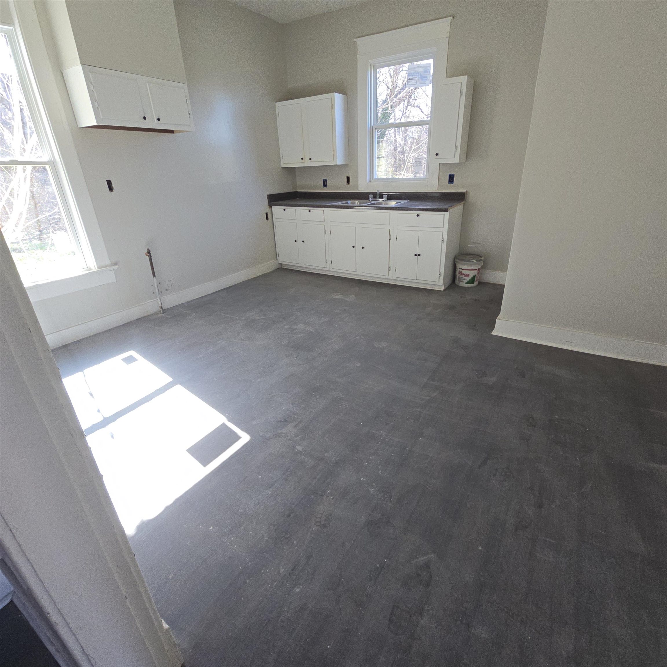 385 Walker Ave Property Photo 12