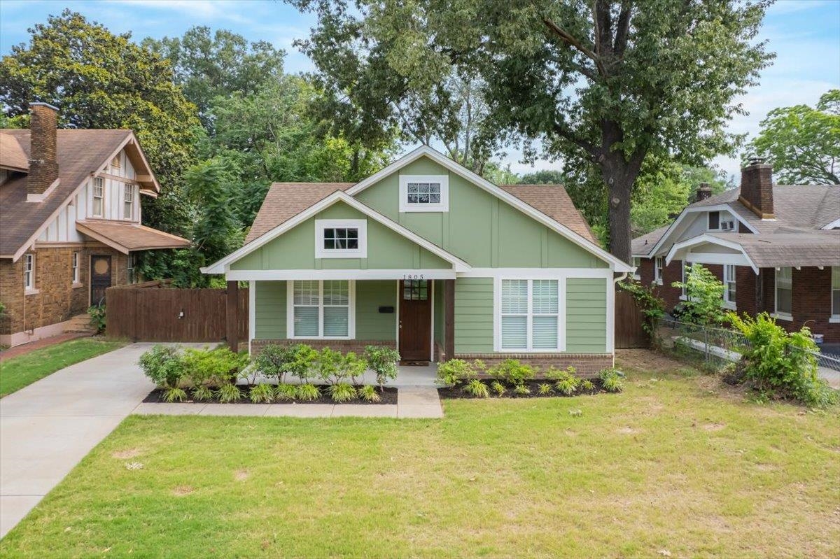 1805 GLENVIEW AVE Property Photo 1