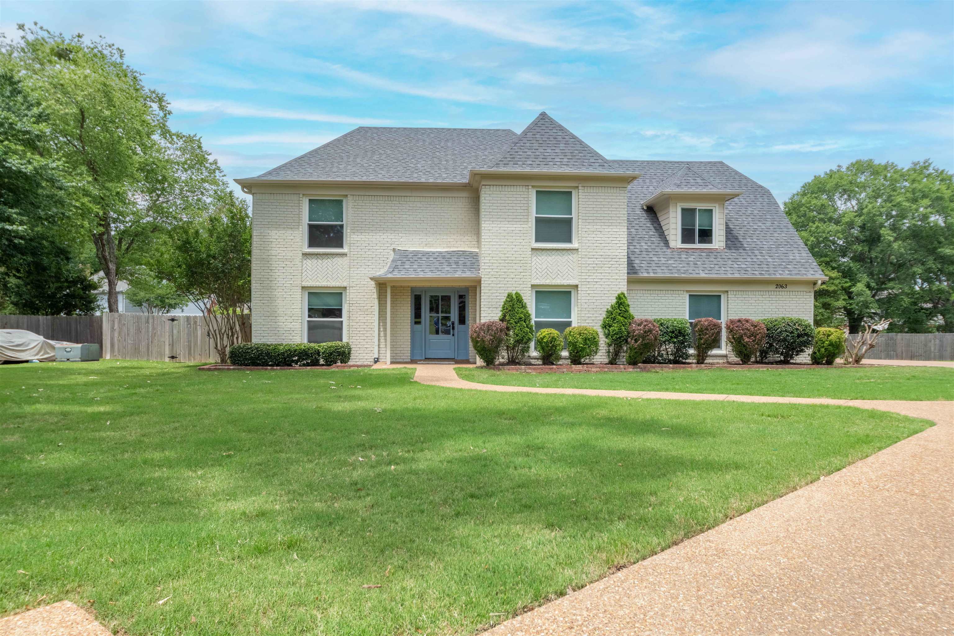 2063 DALKEITH DR Property Photo 1