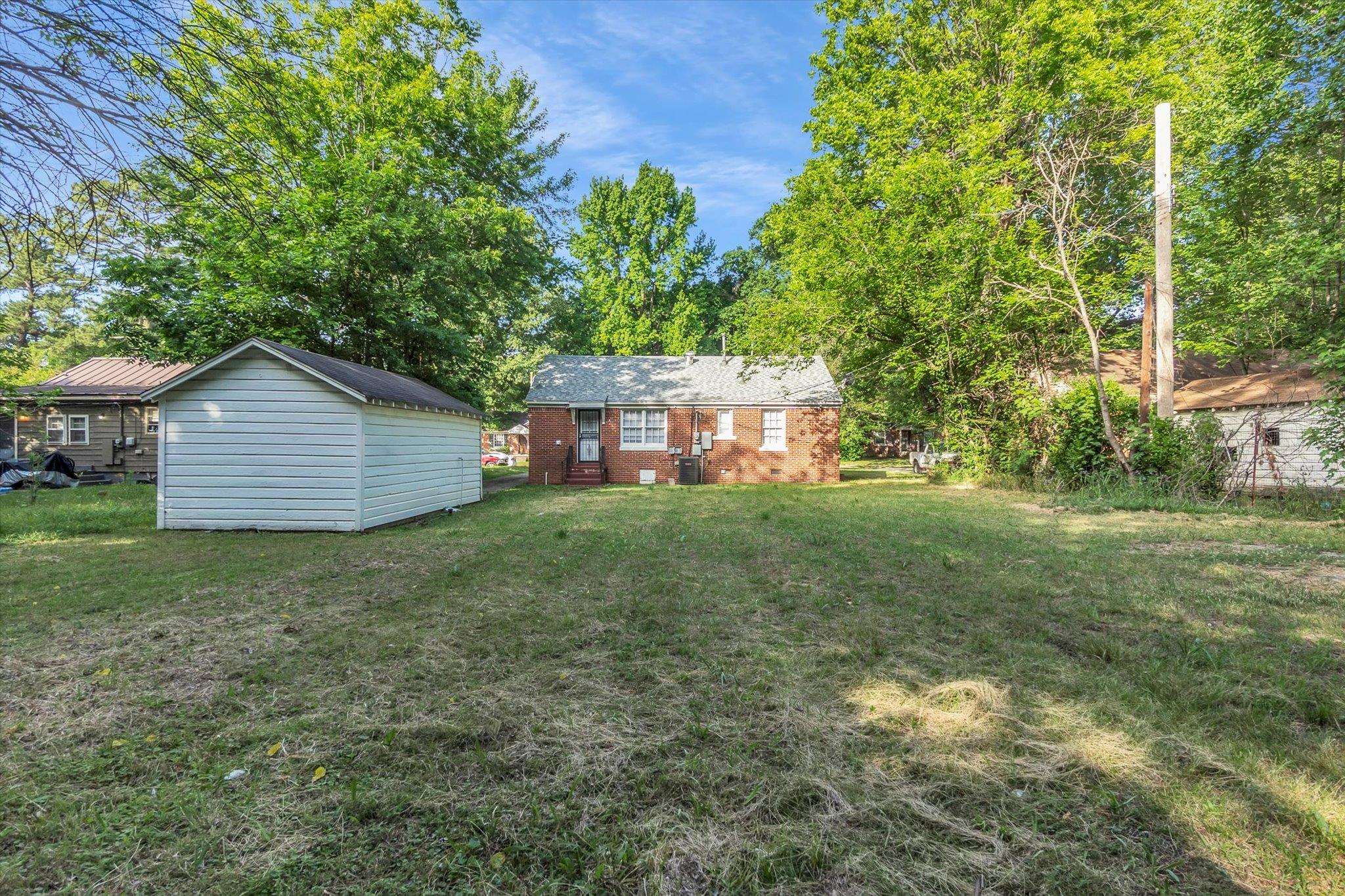 1018 Goodman St Property Photo 3