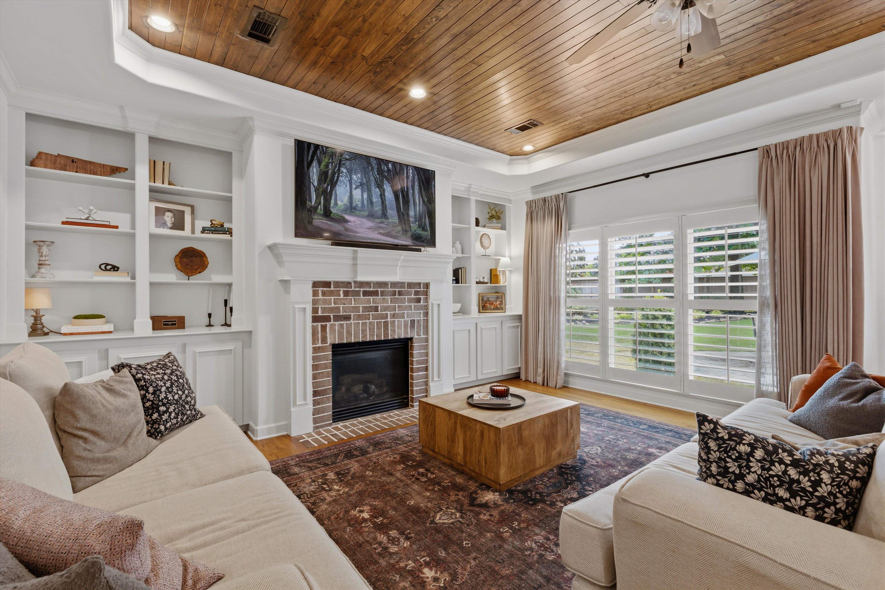 1644 Brackenshire Ln Property Photo 17