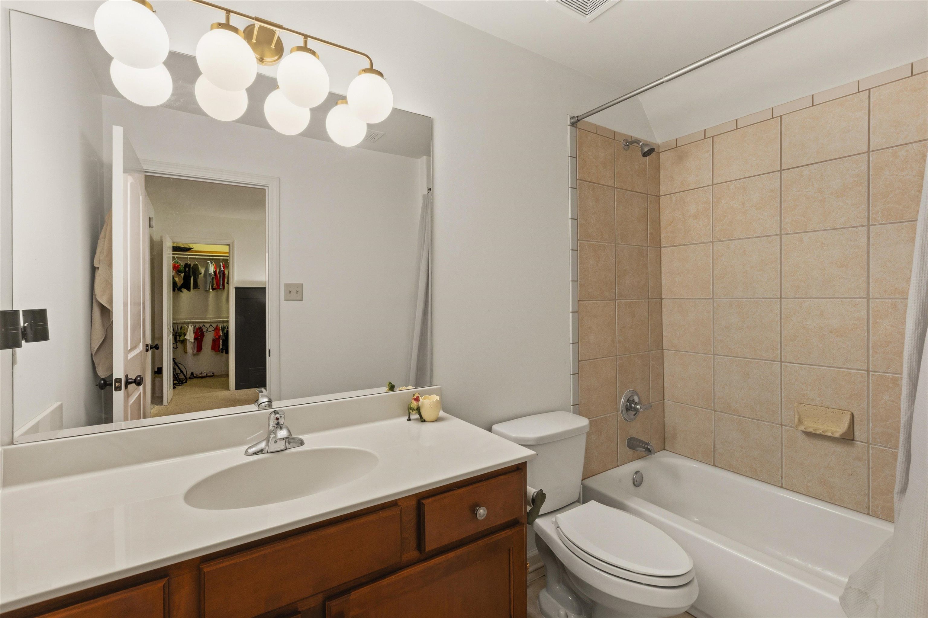 1644 Brackenshire Ln Property Photo 33