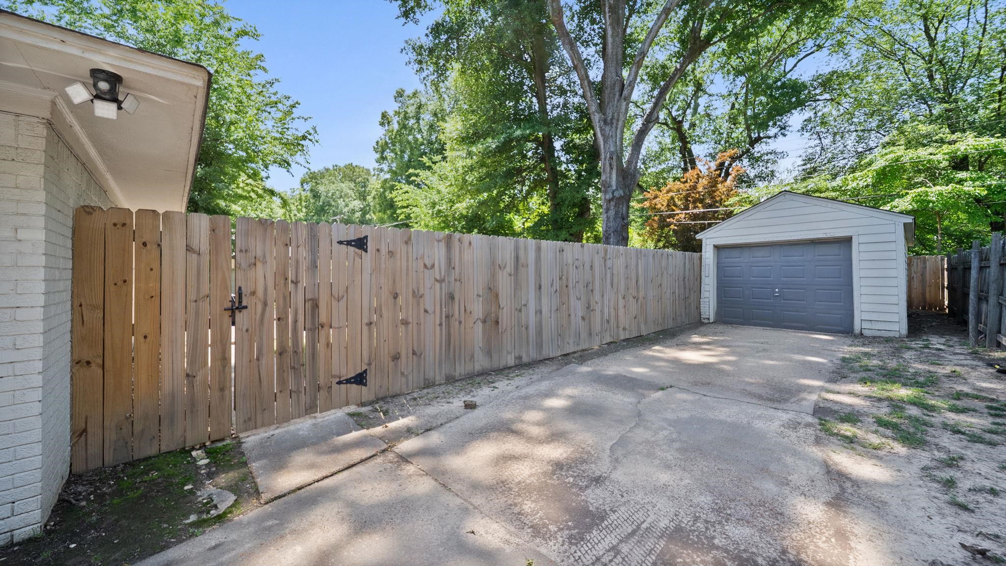 1123 S Perkins Rd Property Photo 20