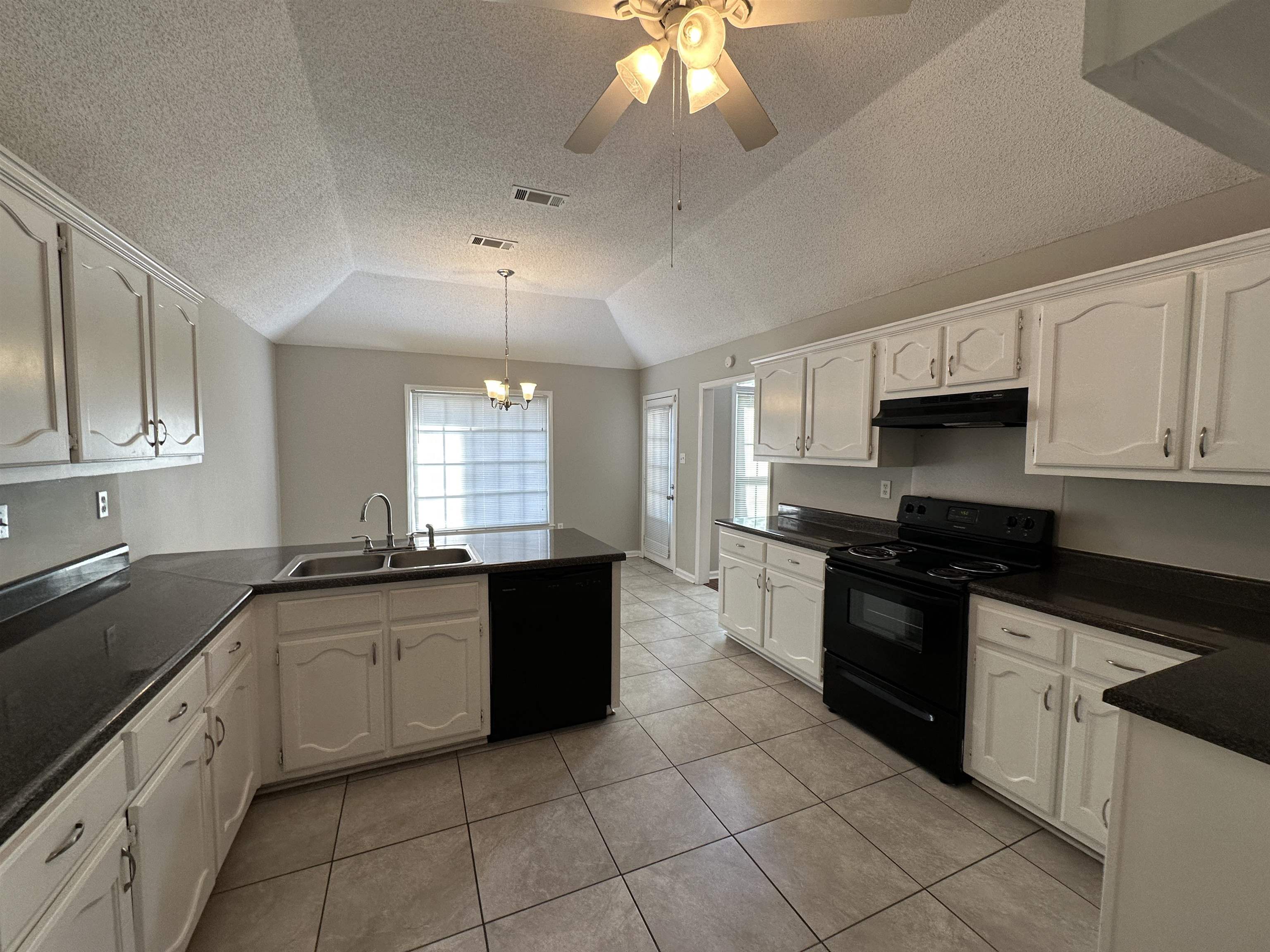 5583 Liberty Ridge Cv Property Photo 7