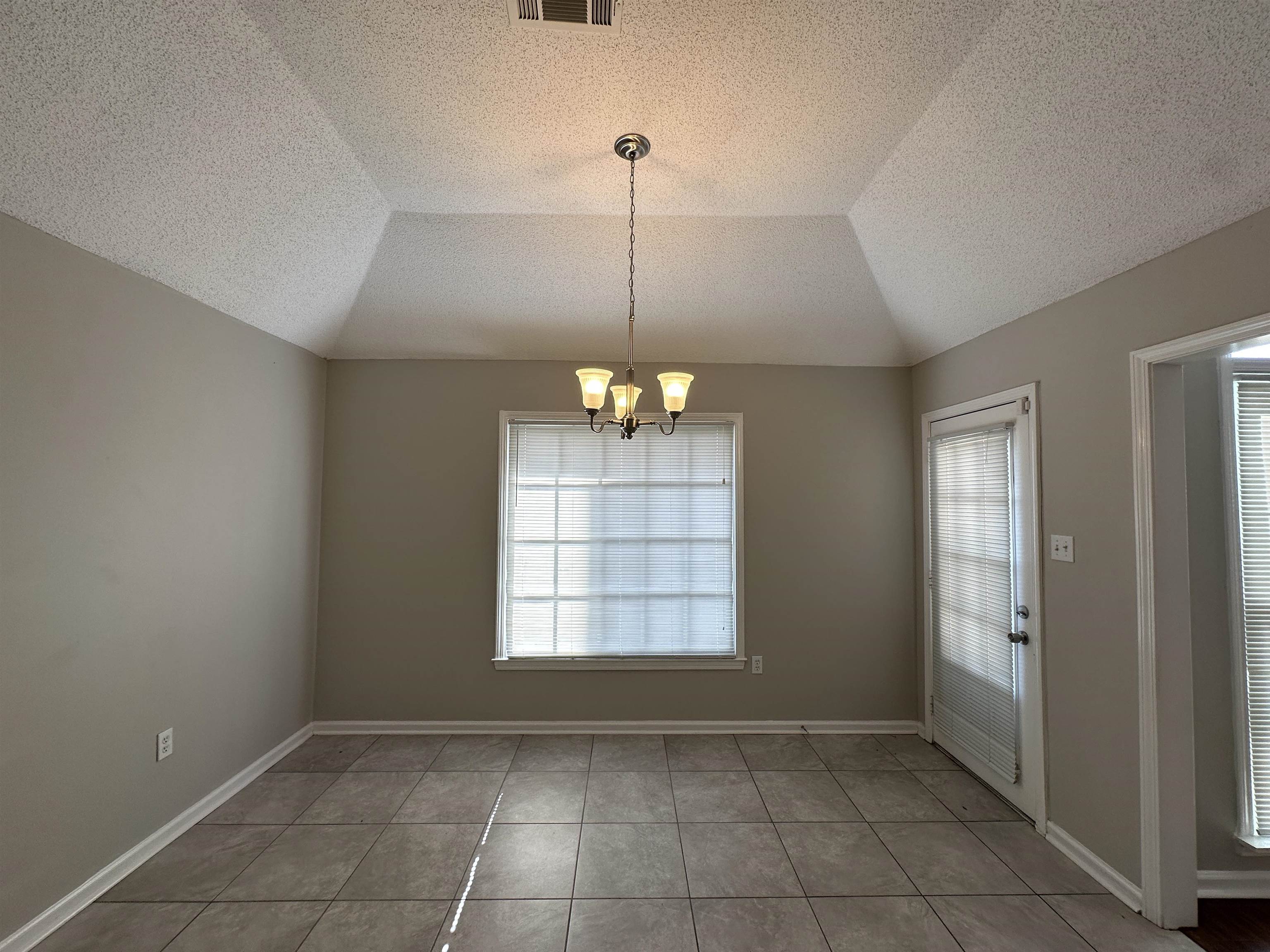 5583 Liberty Ridge Cv Property Photo 17