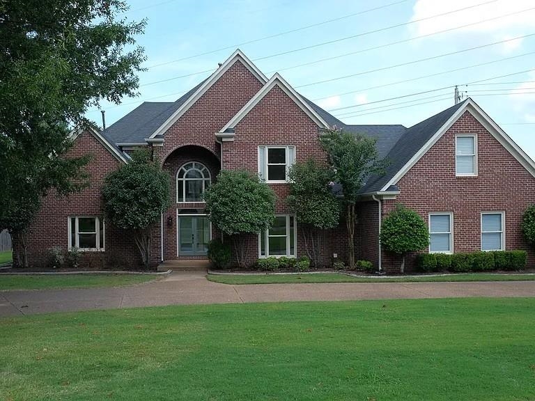 2520 Fox Hill Dr Property Photo 1