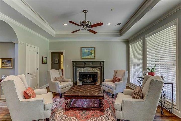 2520 Fox Hill Dr Property Photo 5