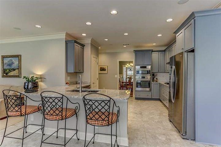 2520 Fox Hill Dr Property Photo 9