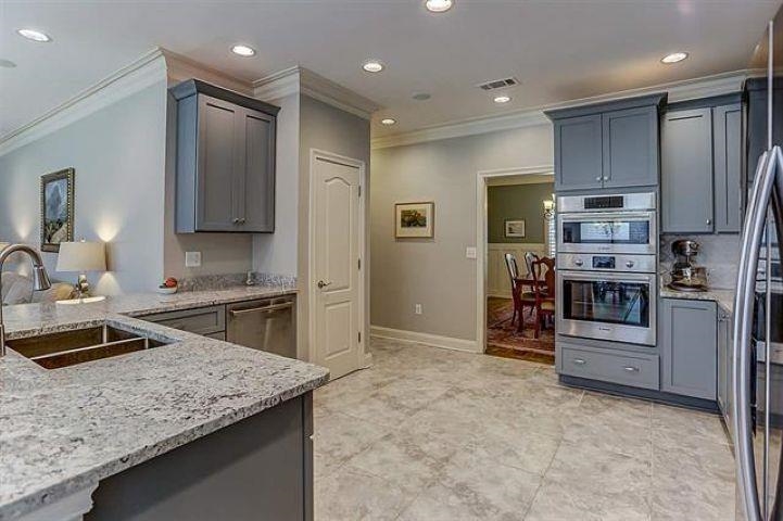 2520 Fox Hill Dr Property Photo 10