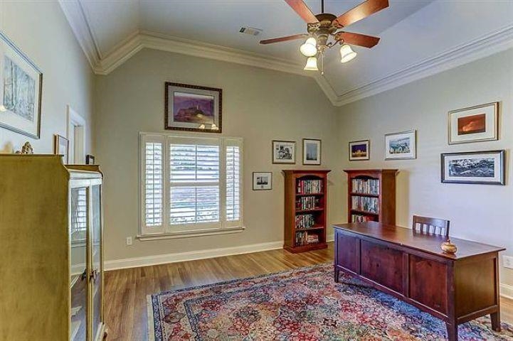 2520 Fox Hill Dr Property Photo 18