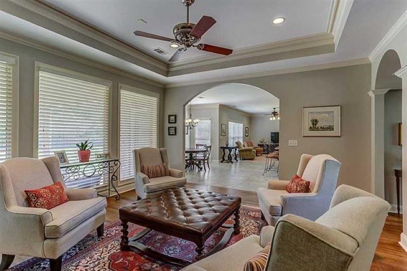 2520 Fox Hill Dr Property Photo 24