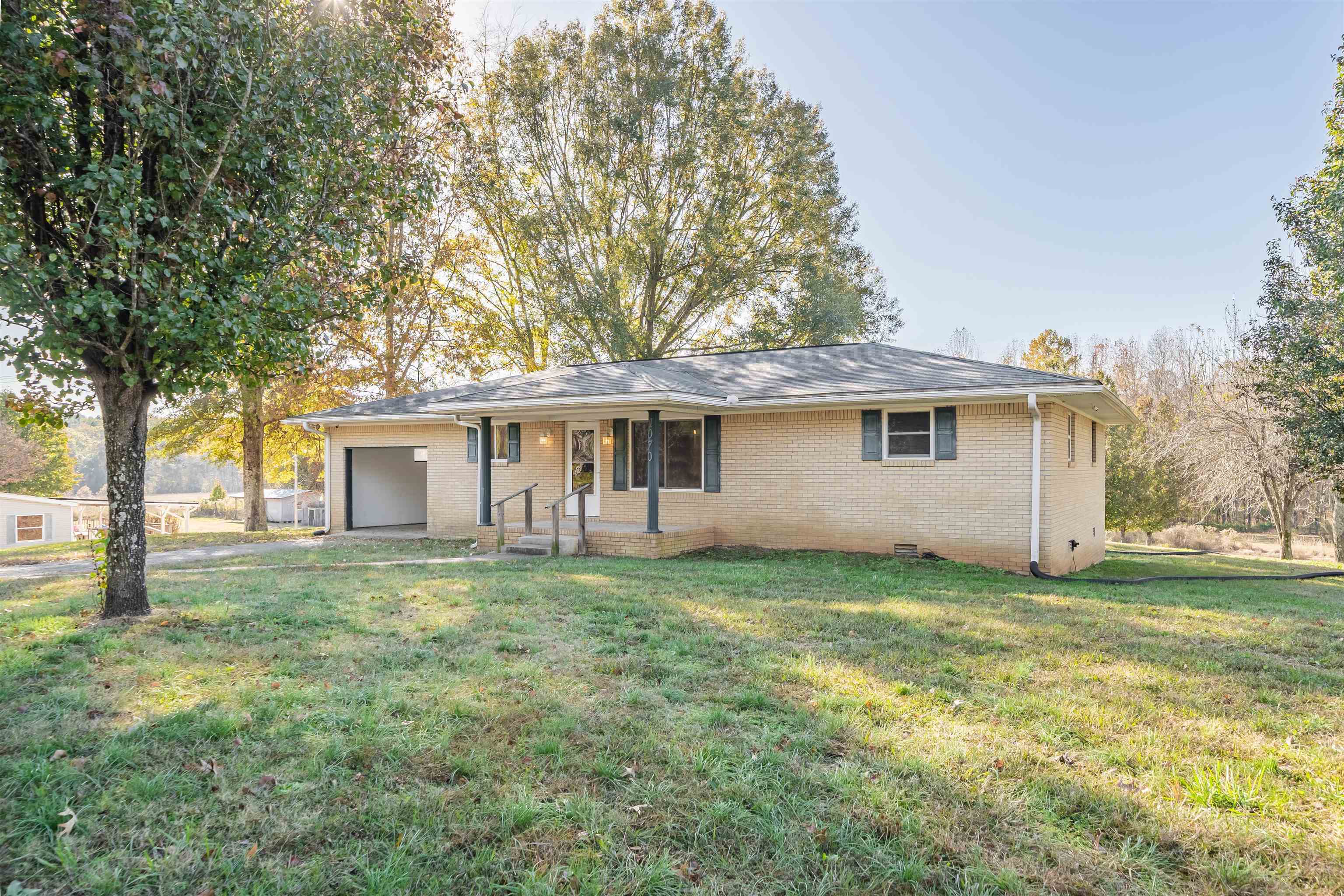 1070 Pine Top Rd Property Photo 3