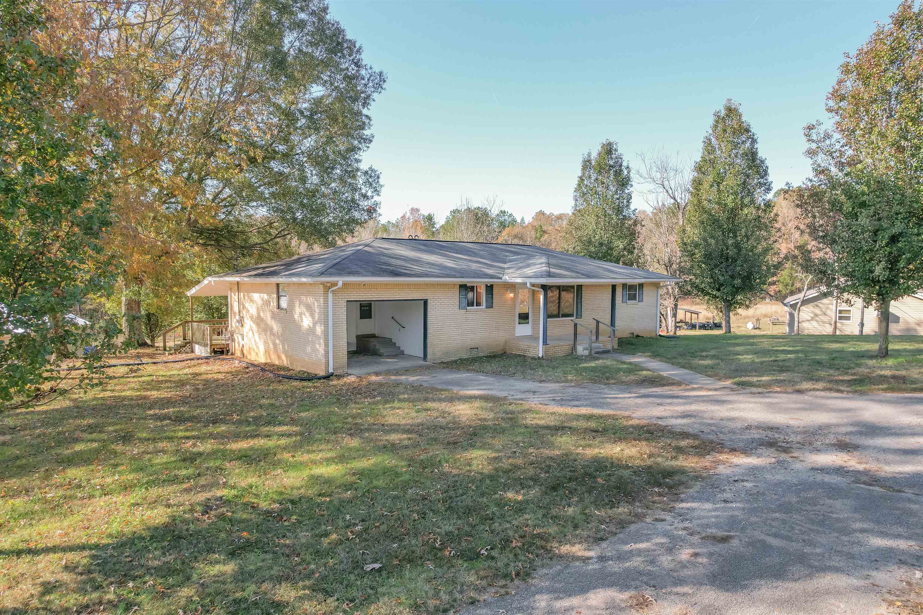 1070 Pine Top Rd Property Photo 4