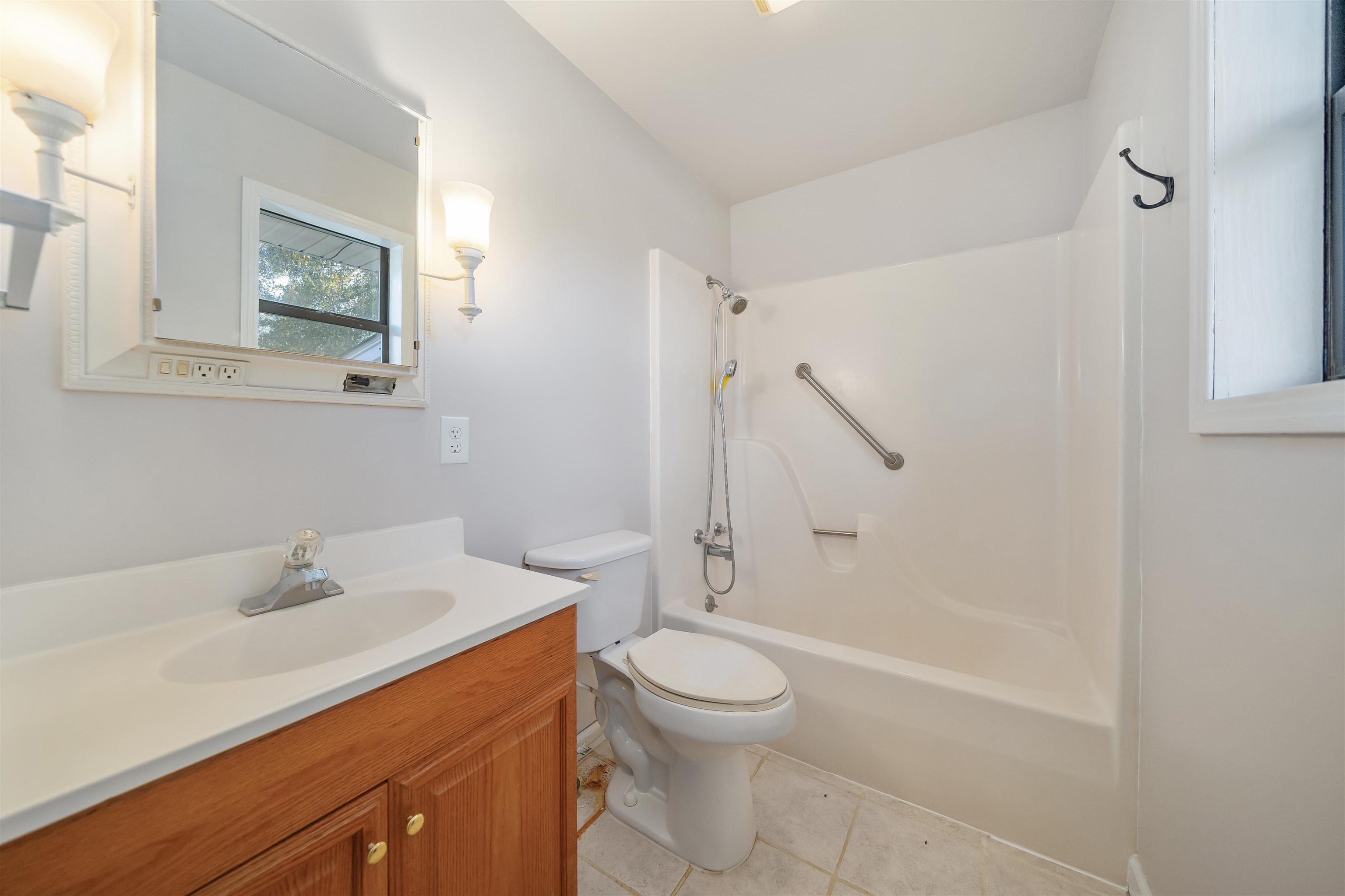 1070 Pine Top Rd Property Photo 8