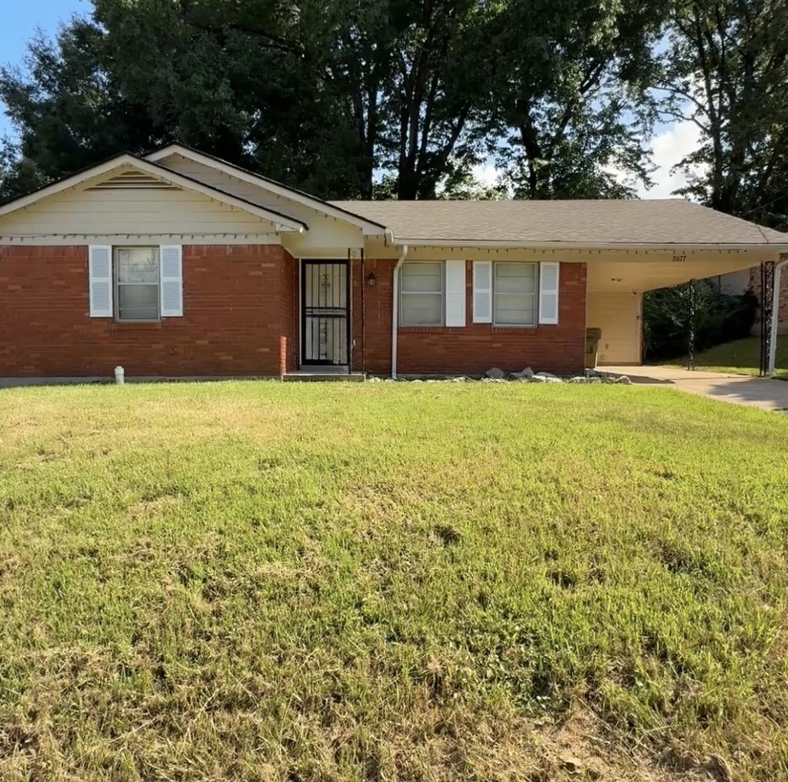 2077 WILLOW WOOD AVE Property Photo 1