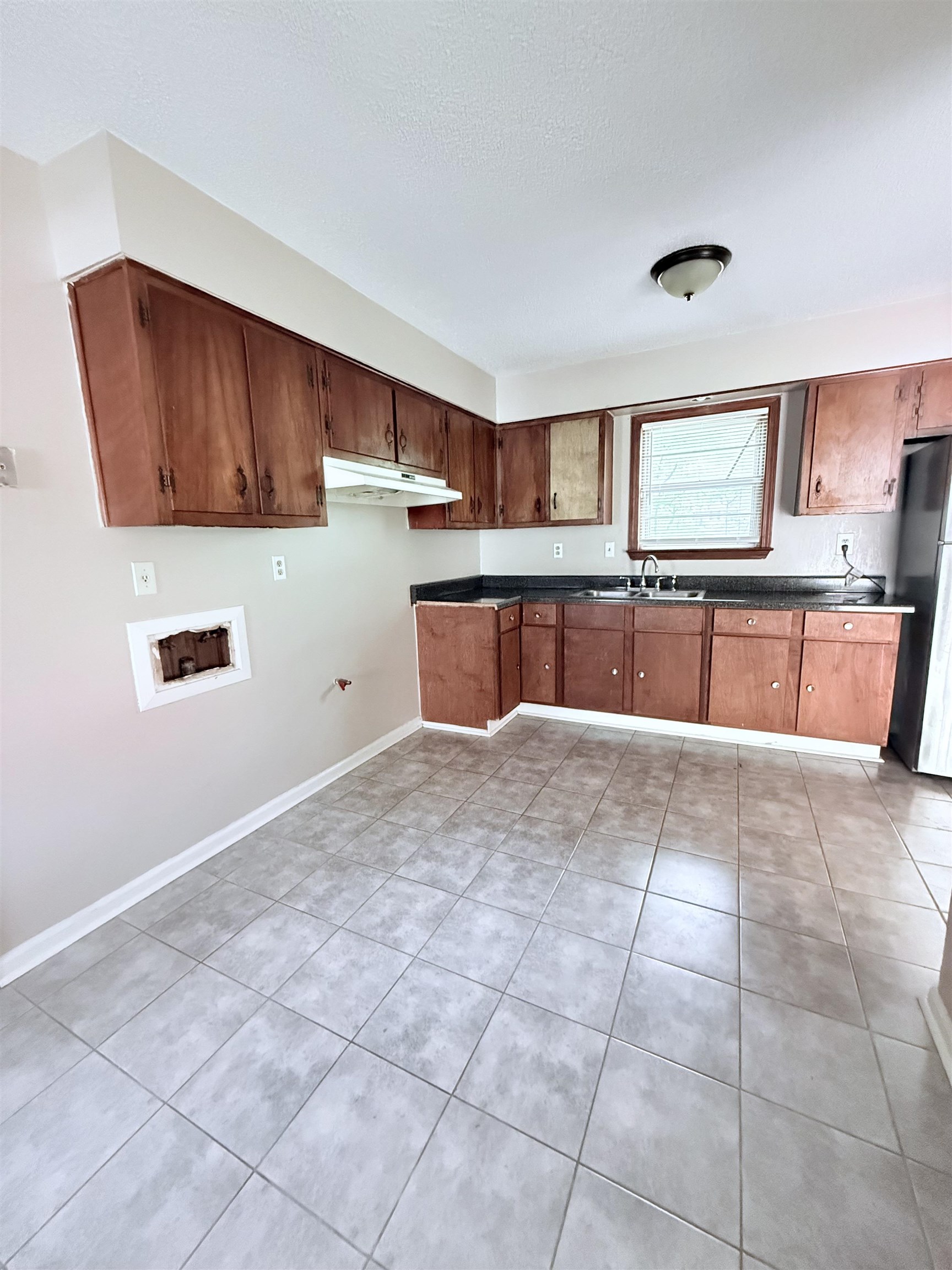2077 Willow Wood Ave Property Photo 4